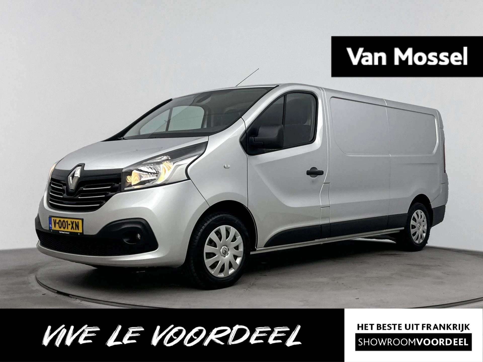 Renault Trafic met kenteken V-001-XN – autofoto 2