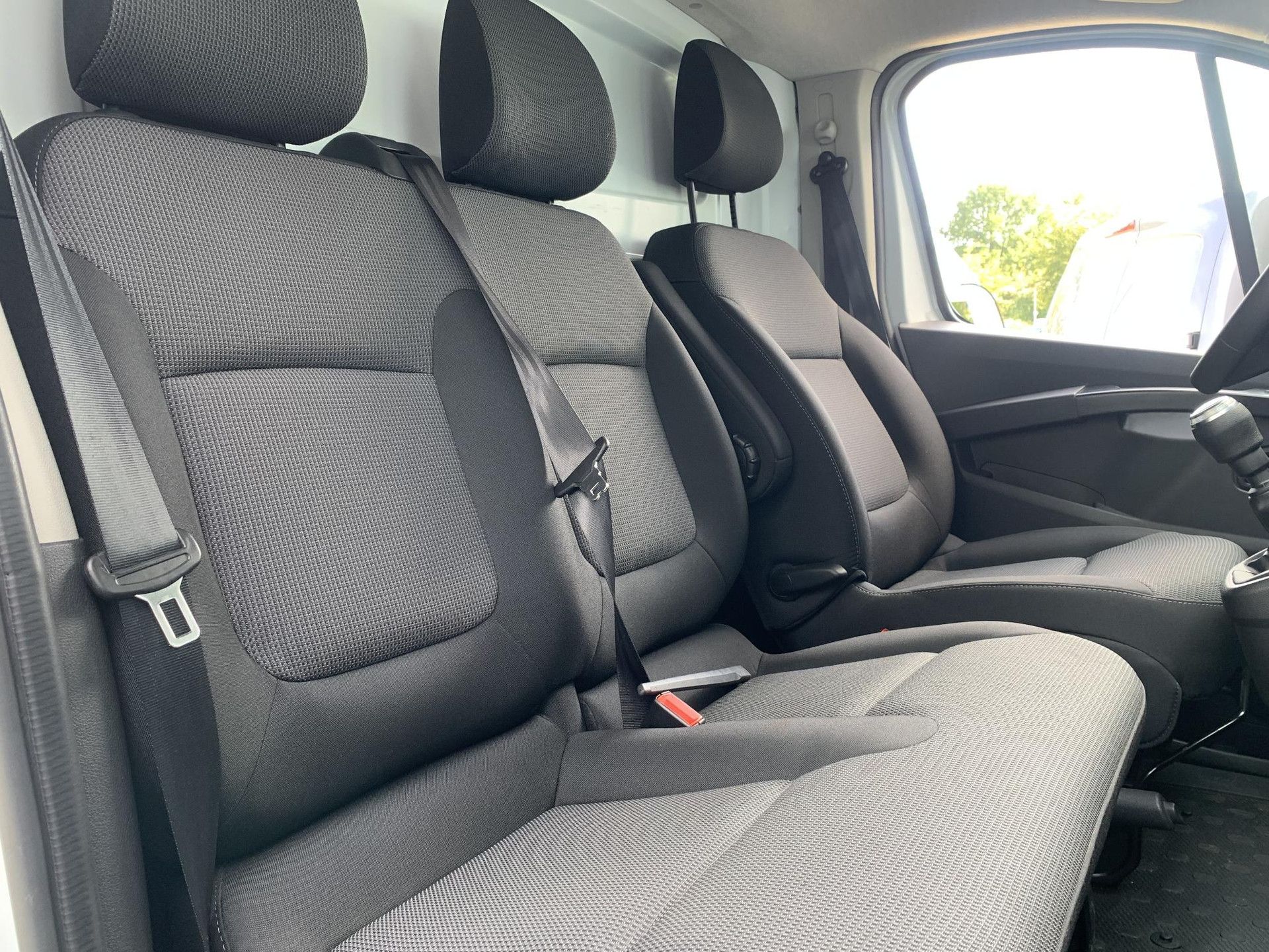 Renault Trafic met kenteken V-16-RGF – autofoto 3