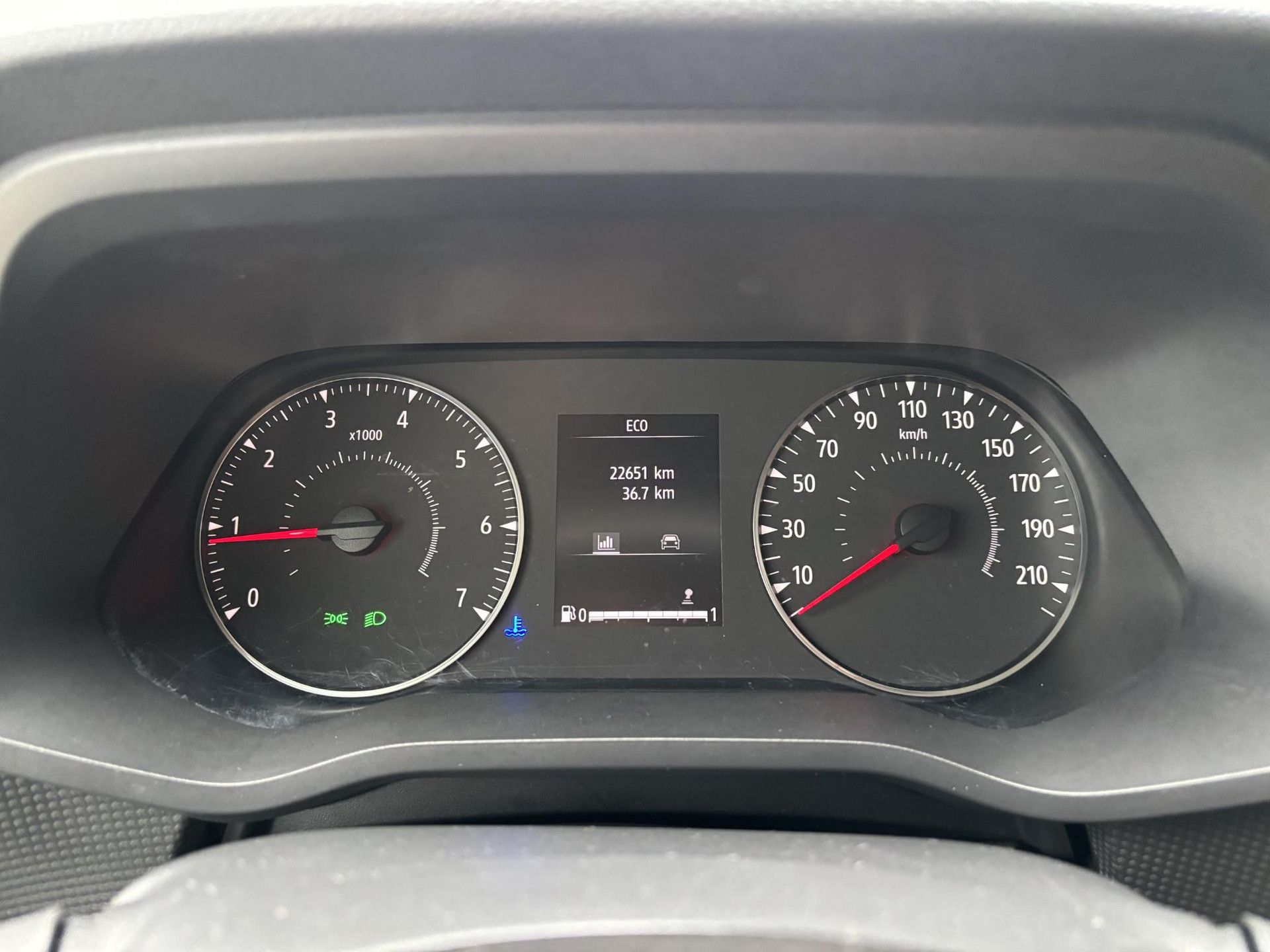 Renault Trafic met kenteken V-97-RFS – autofoto 3