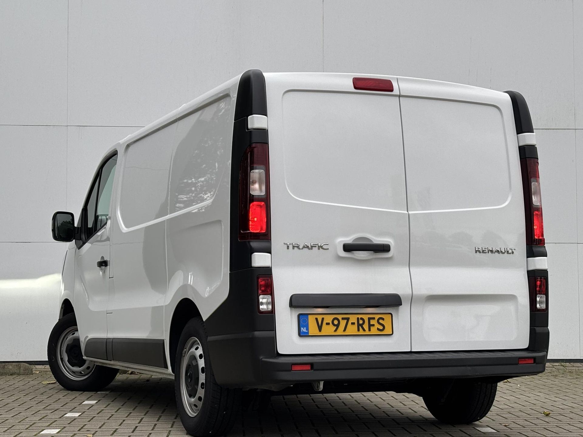 Renault Trafic met kenteken V-97-RFS – autofoto 5