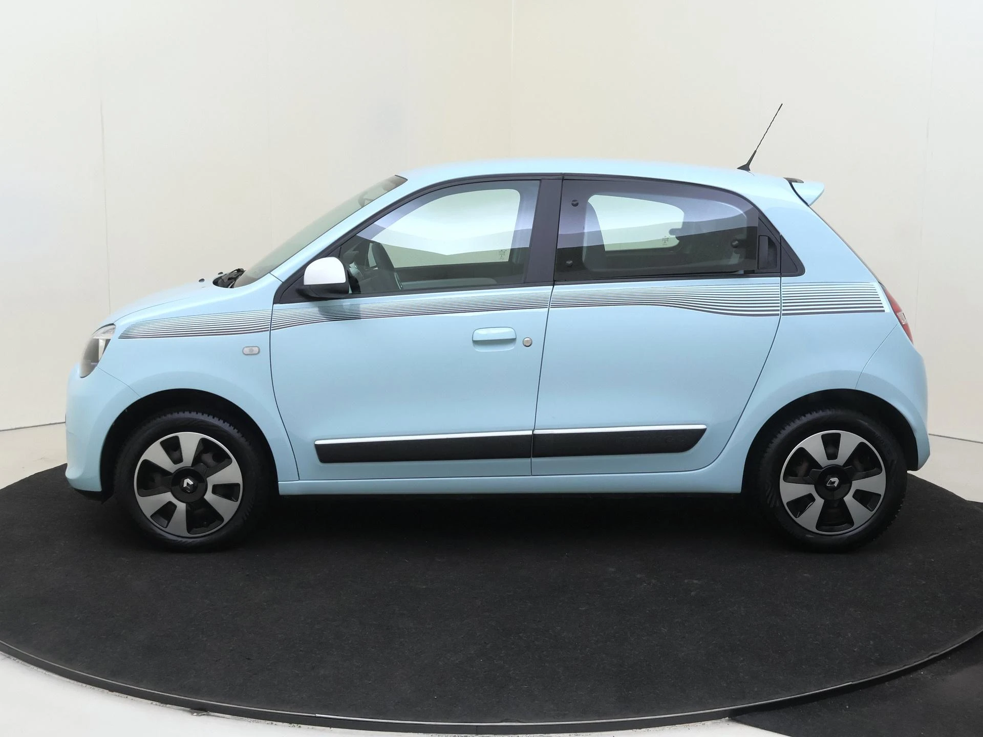 Renault Twingo met kenteken 47100 – autofoto 5