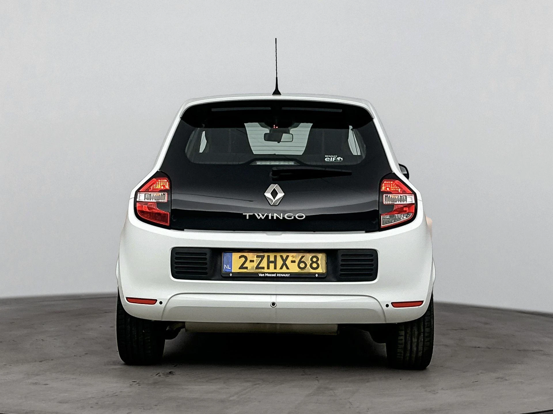 Renault Twingo met kenteken 49100 – autofoto 5