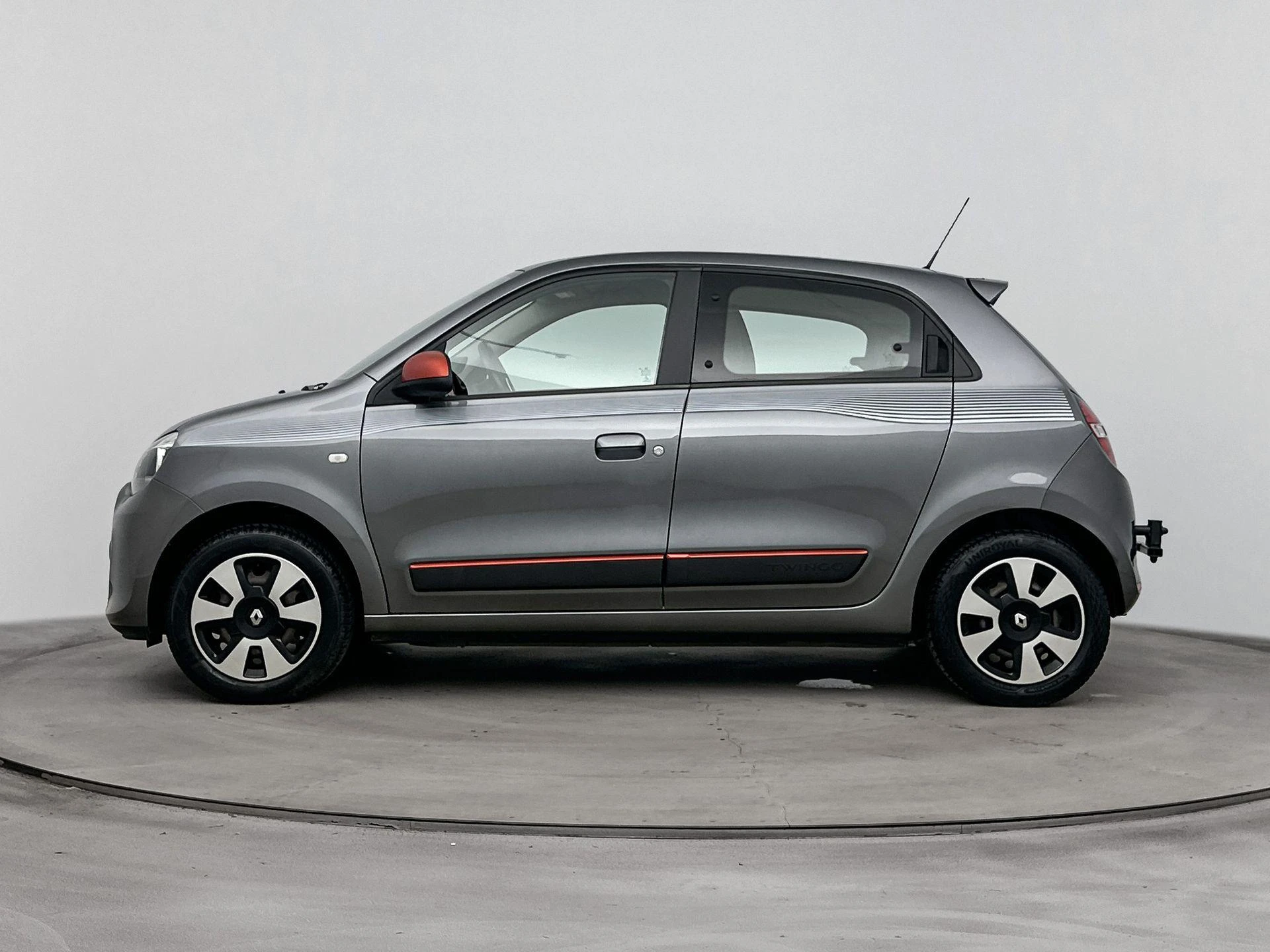 Renault Twingo met kenteken 50100 – autofoto 4