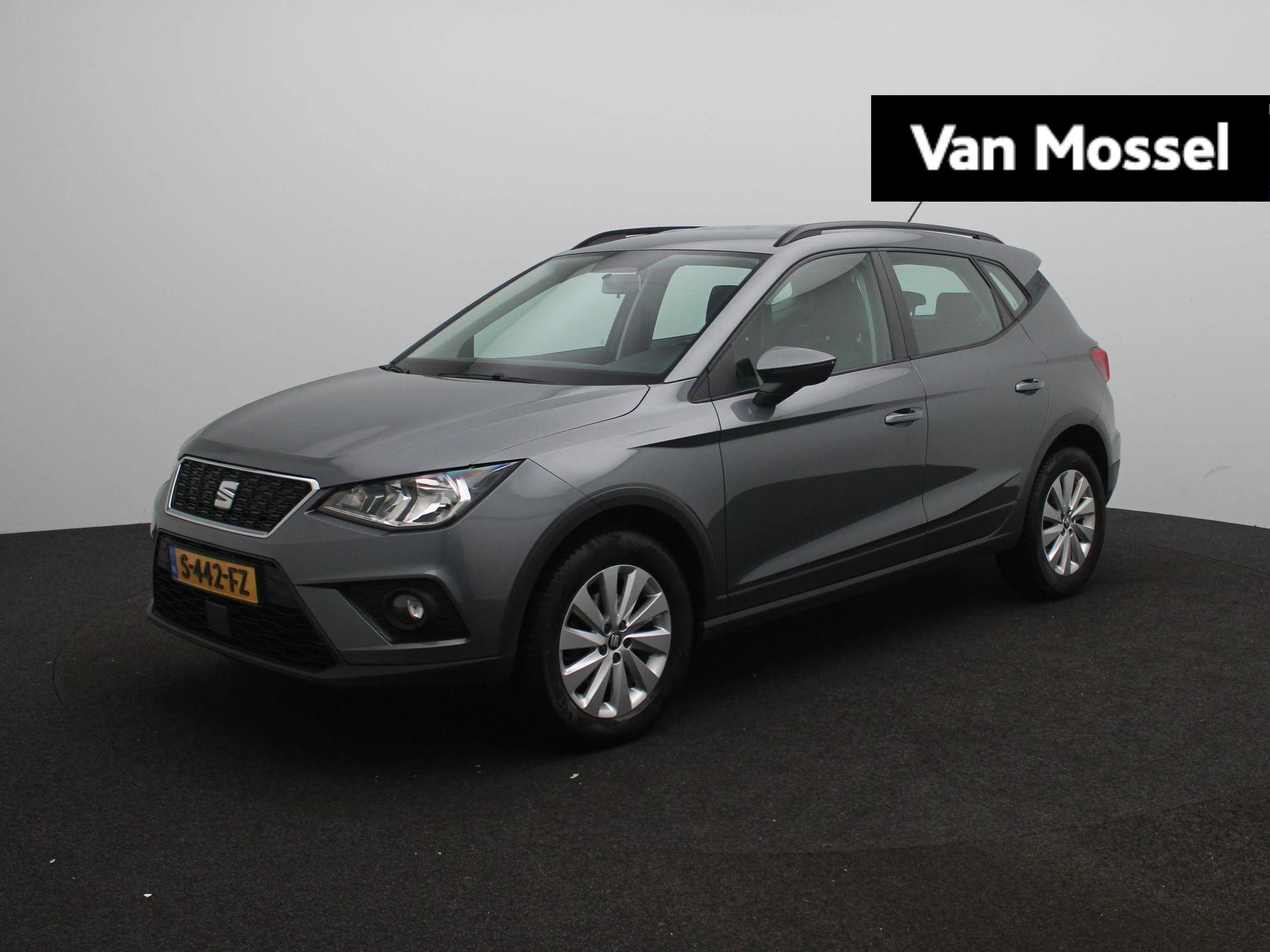 SEAT Arona met kenteken 57100 – autofoto 2