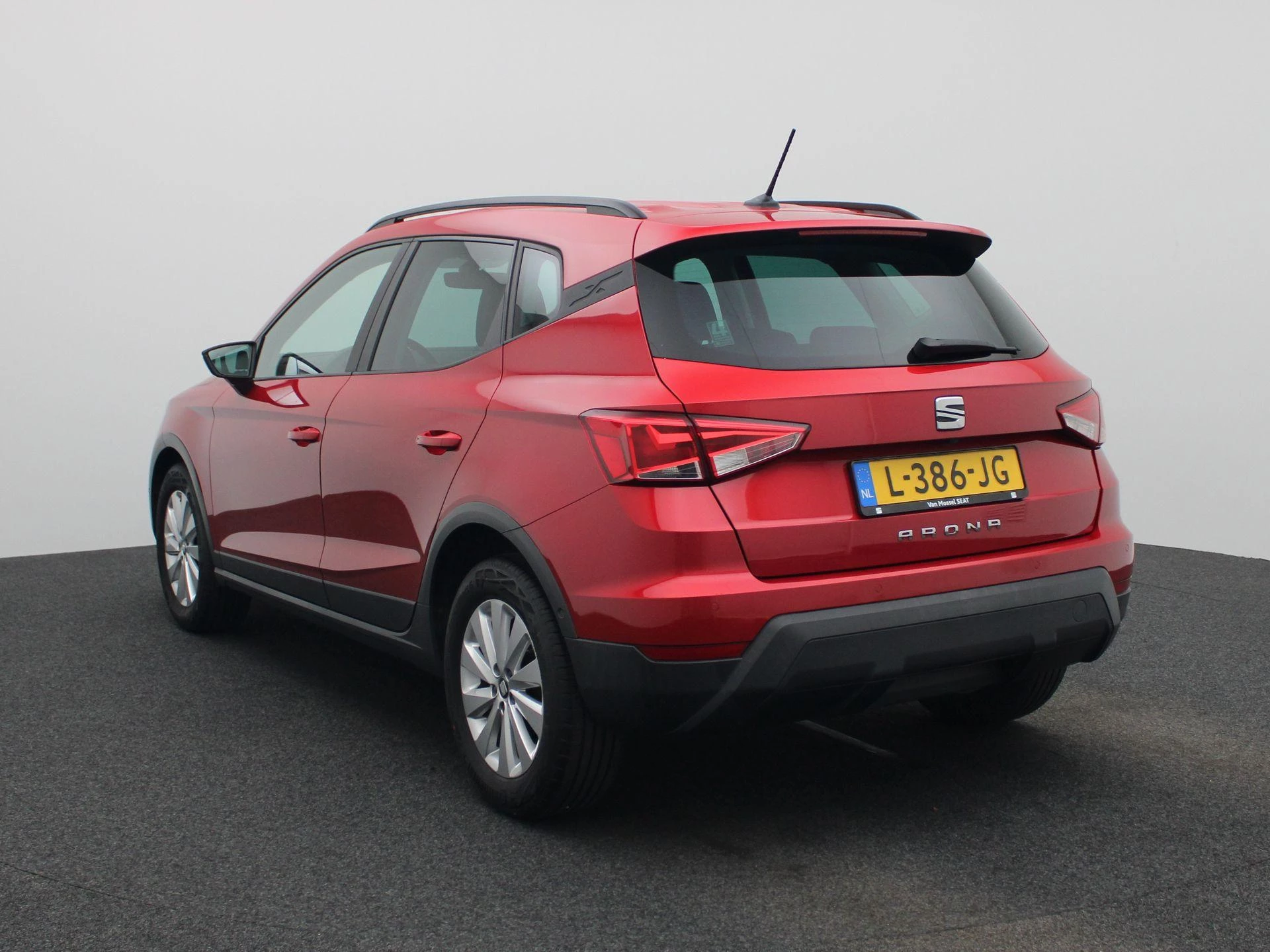 SEAT Arona met kenteken L-386-JG – autofoto 3