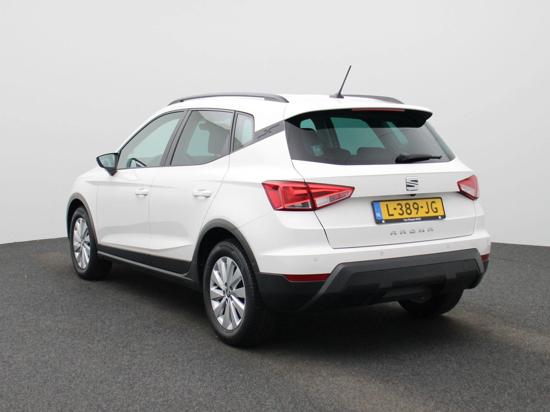SEAT Arona met kenteken L-389-JG – autofoto 3