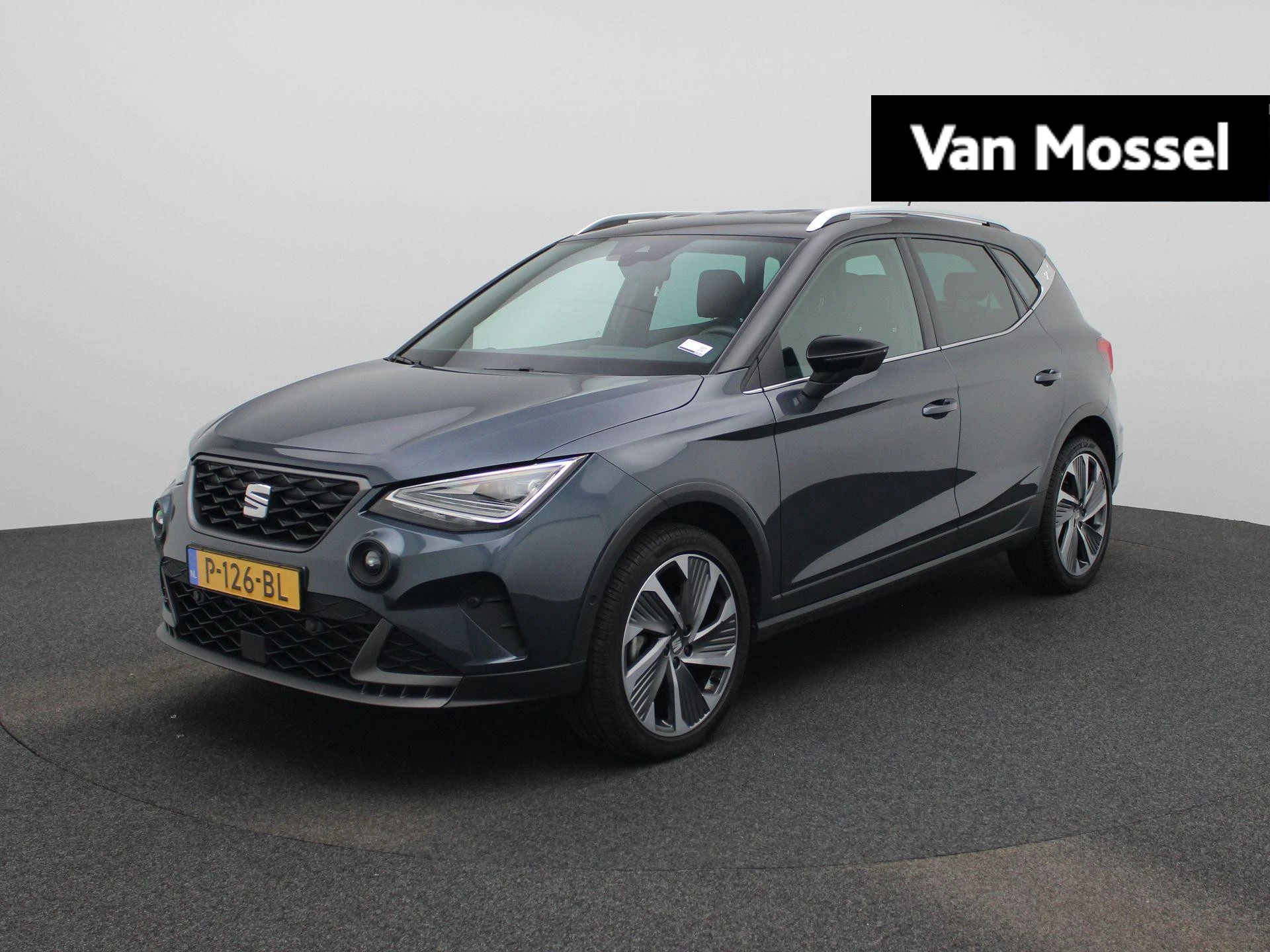 SEAT Arona met kenteken P-126-BL – autofoto 2