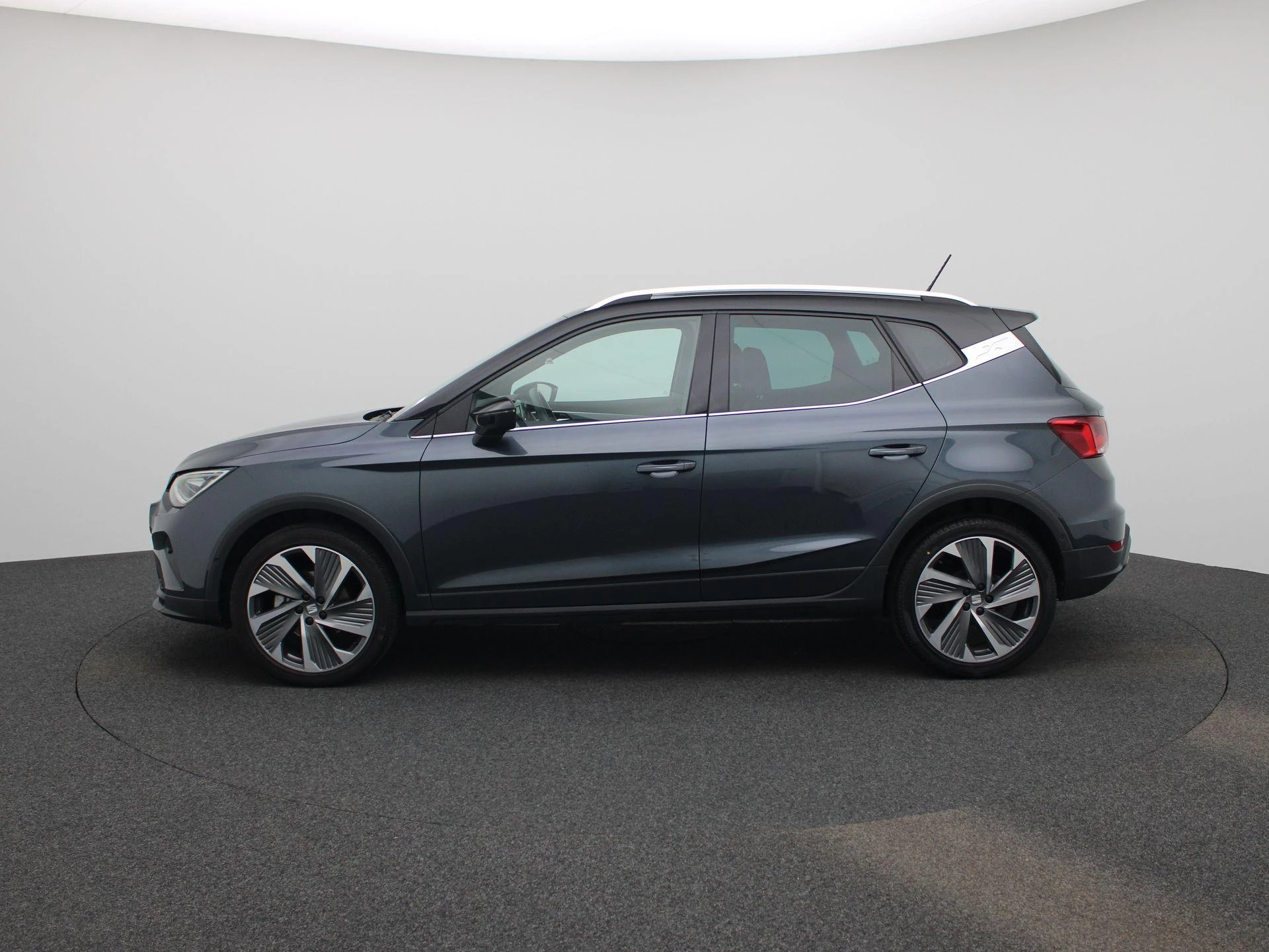 SEAT Arona met kenteken P-126-BL – autofoto 5
