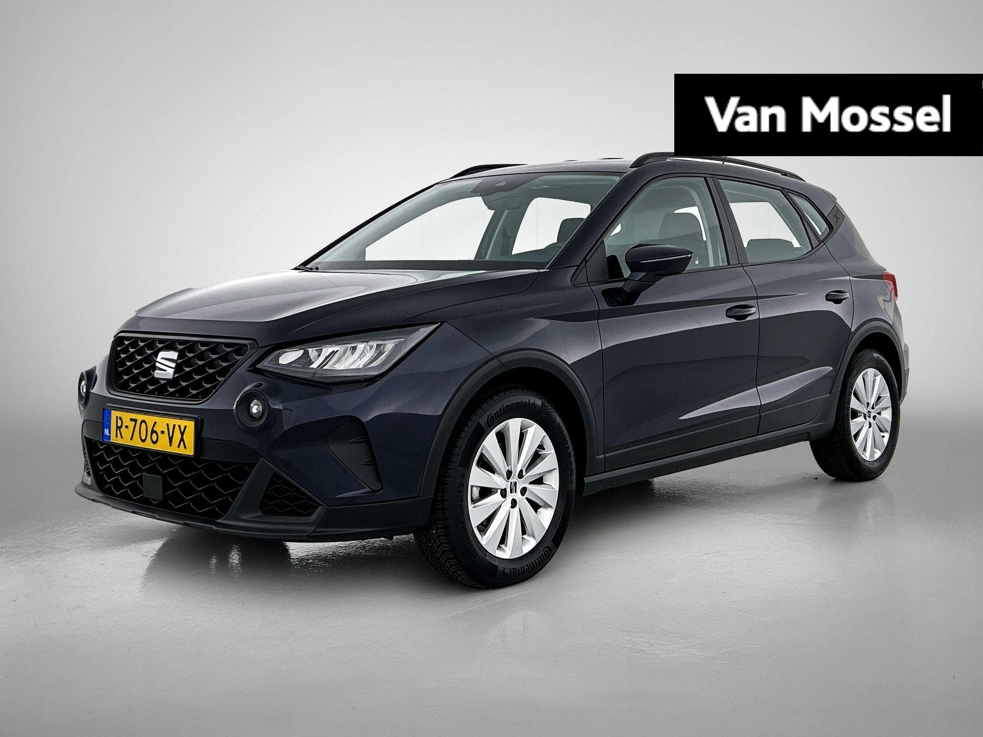 SEAT Arona met kenteken R-706-VX – autofoto 2