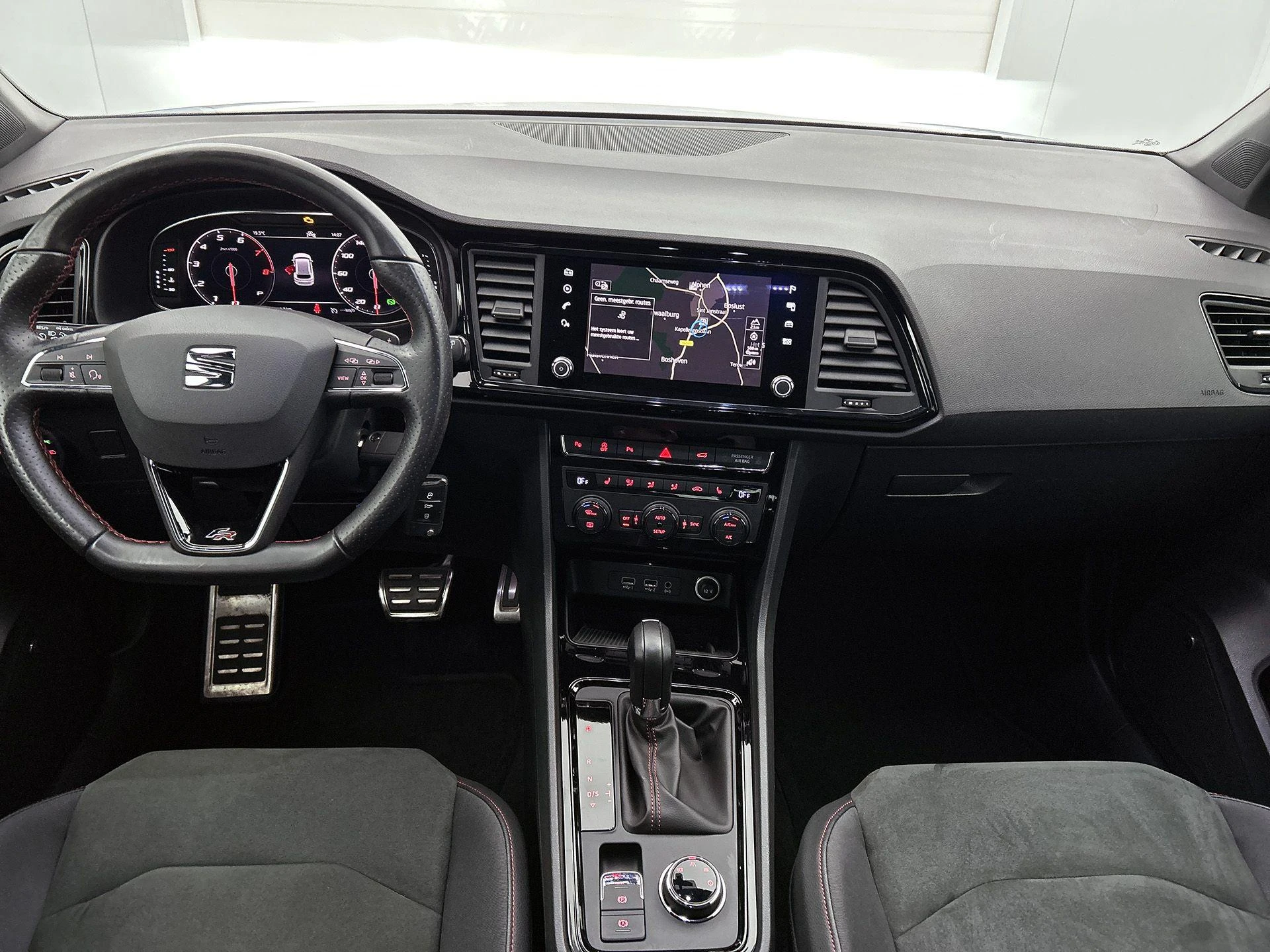 SEAT Ateca met kenteken 66100 – autofoto 5