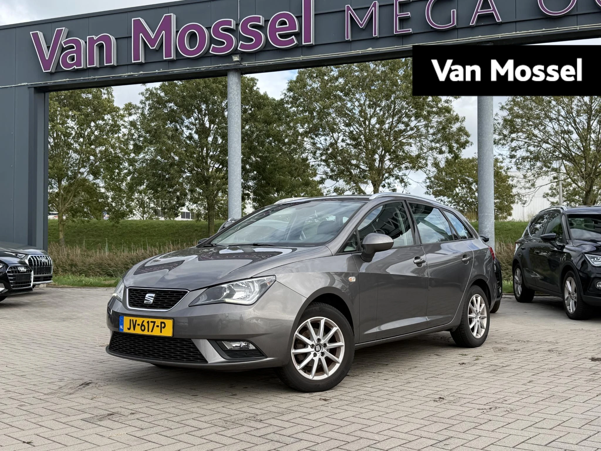 SEAT Ibiza met kenteken 43100 – autofoto 2