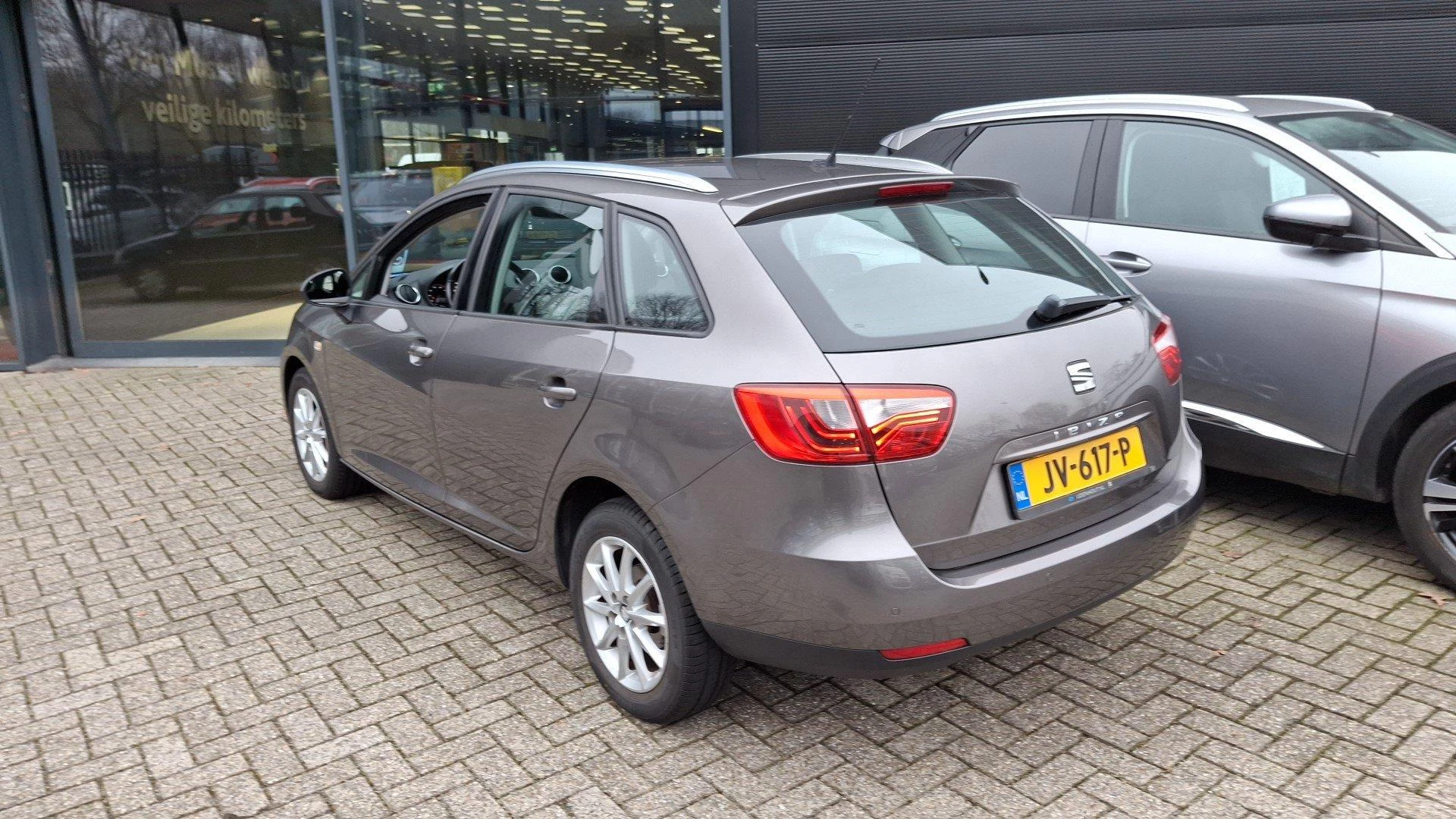 SEAT Ibiza met kenteken 43100 – autofoto 4