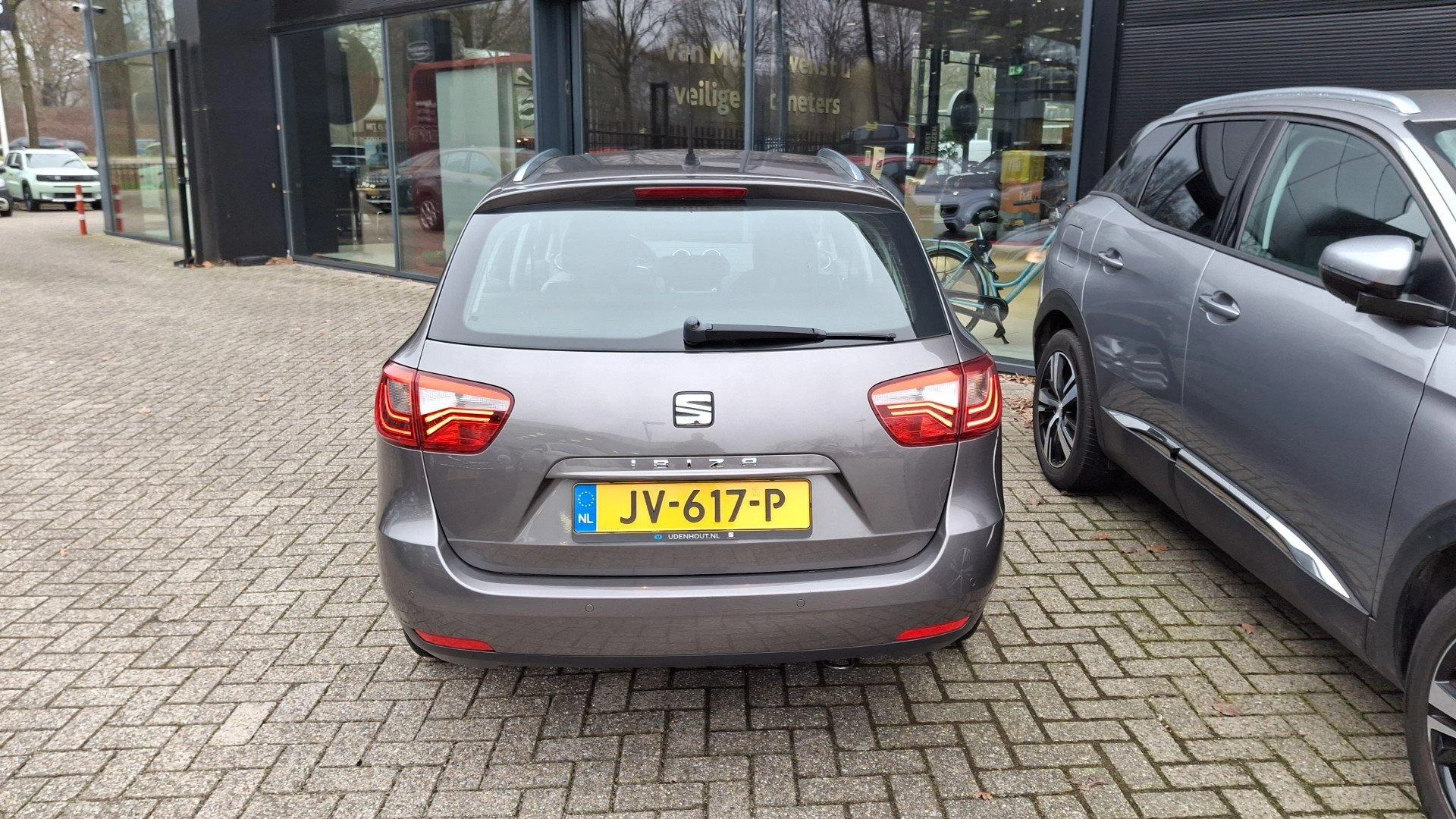 SEAT Ibiza met kenteken 43100 – autofoto 5