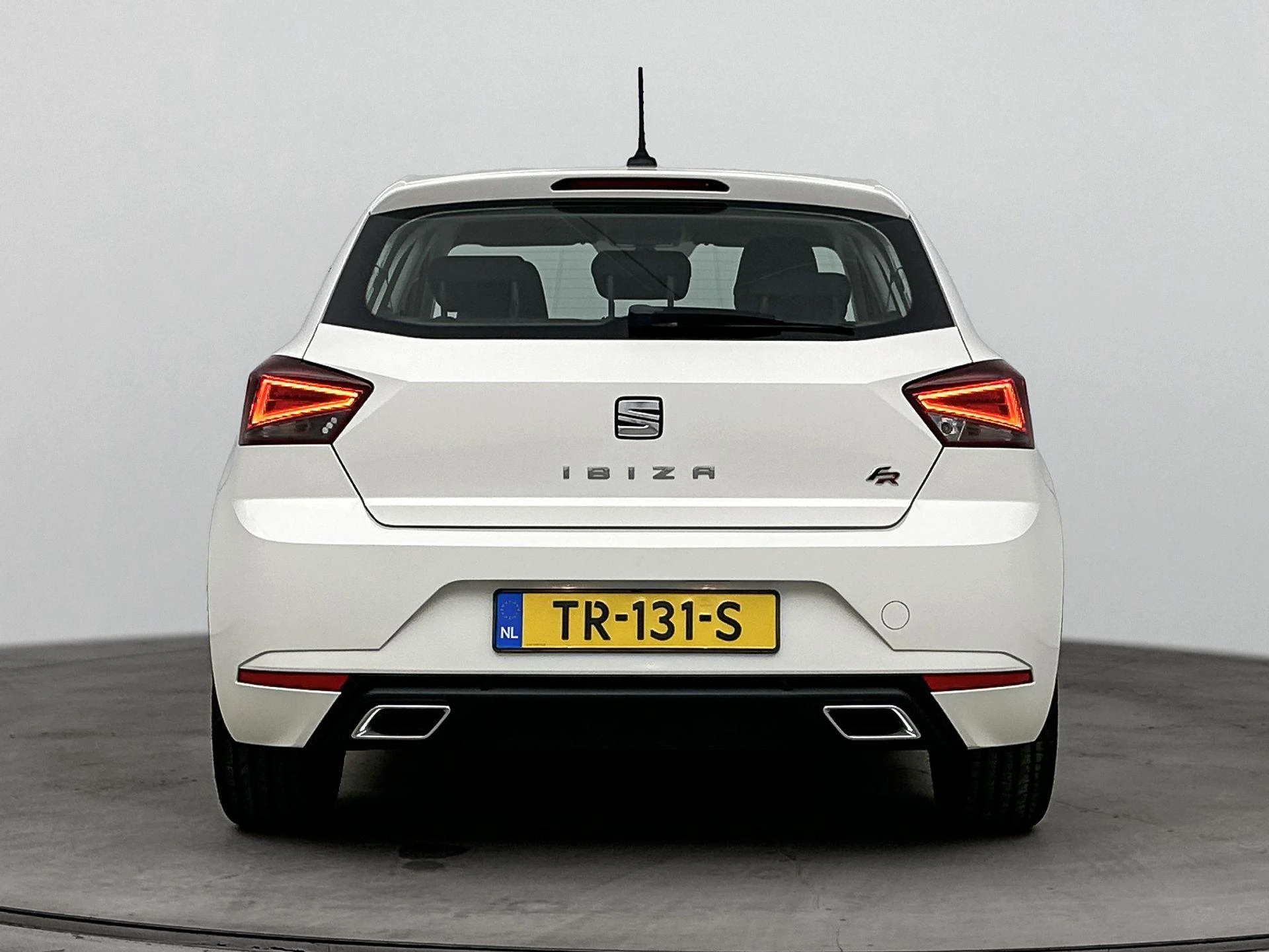 SEAT Ibiza met kenteken 47100 – autofoto 5