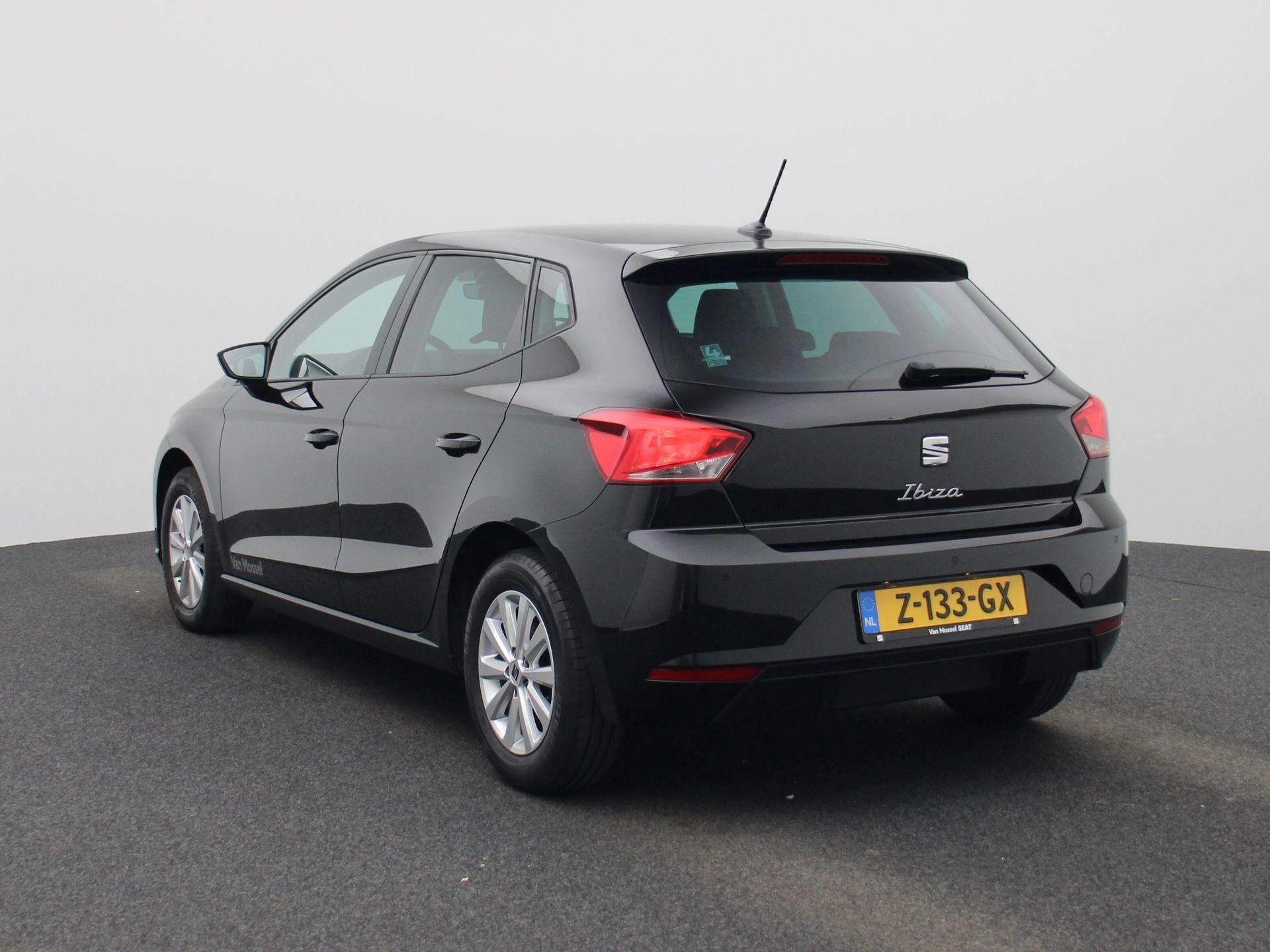 SEAT Ibiza met kenteken 60100 – autofoto 3