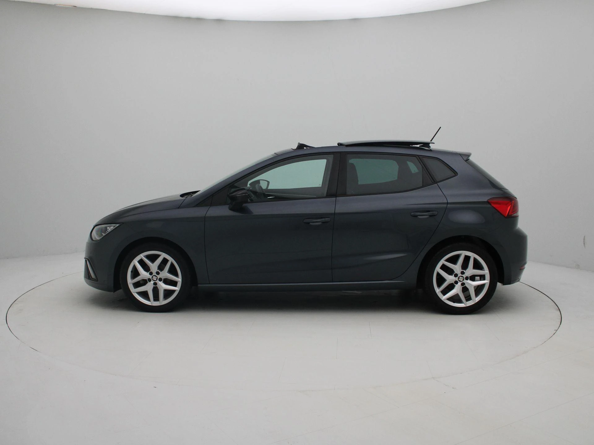 SEAT Ibiza met kenteken L-110-JK – autofoto 5