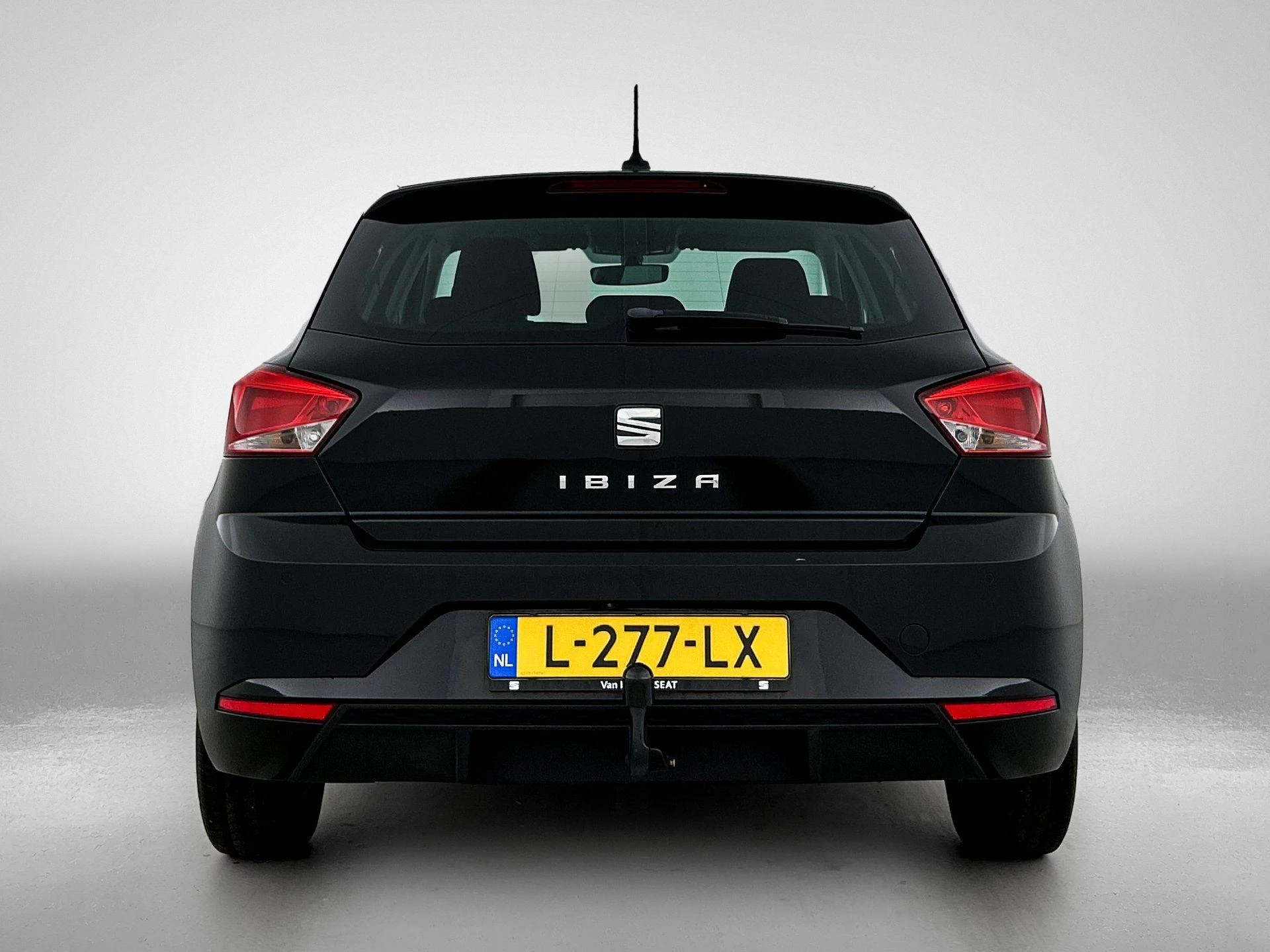 SEAT Ibiza met kenteken L-277-LX – autofoto 5