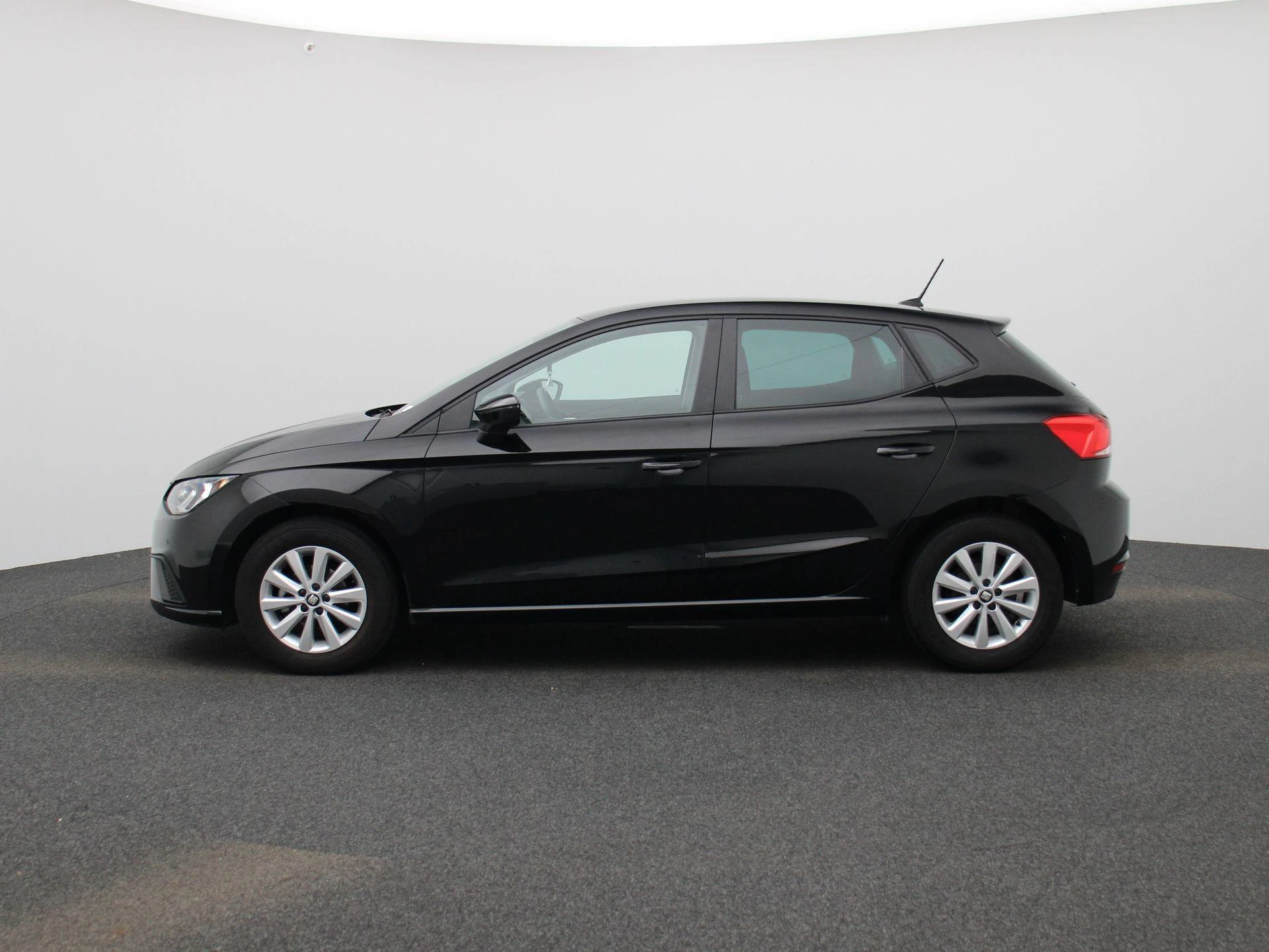SEAT Ibiza met kenteken L-532-PG – autofoto 5