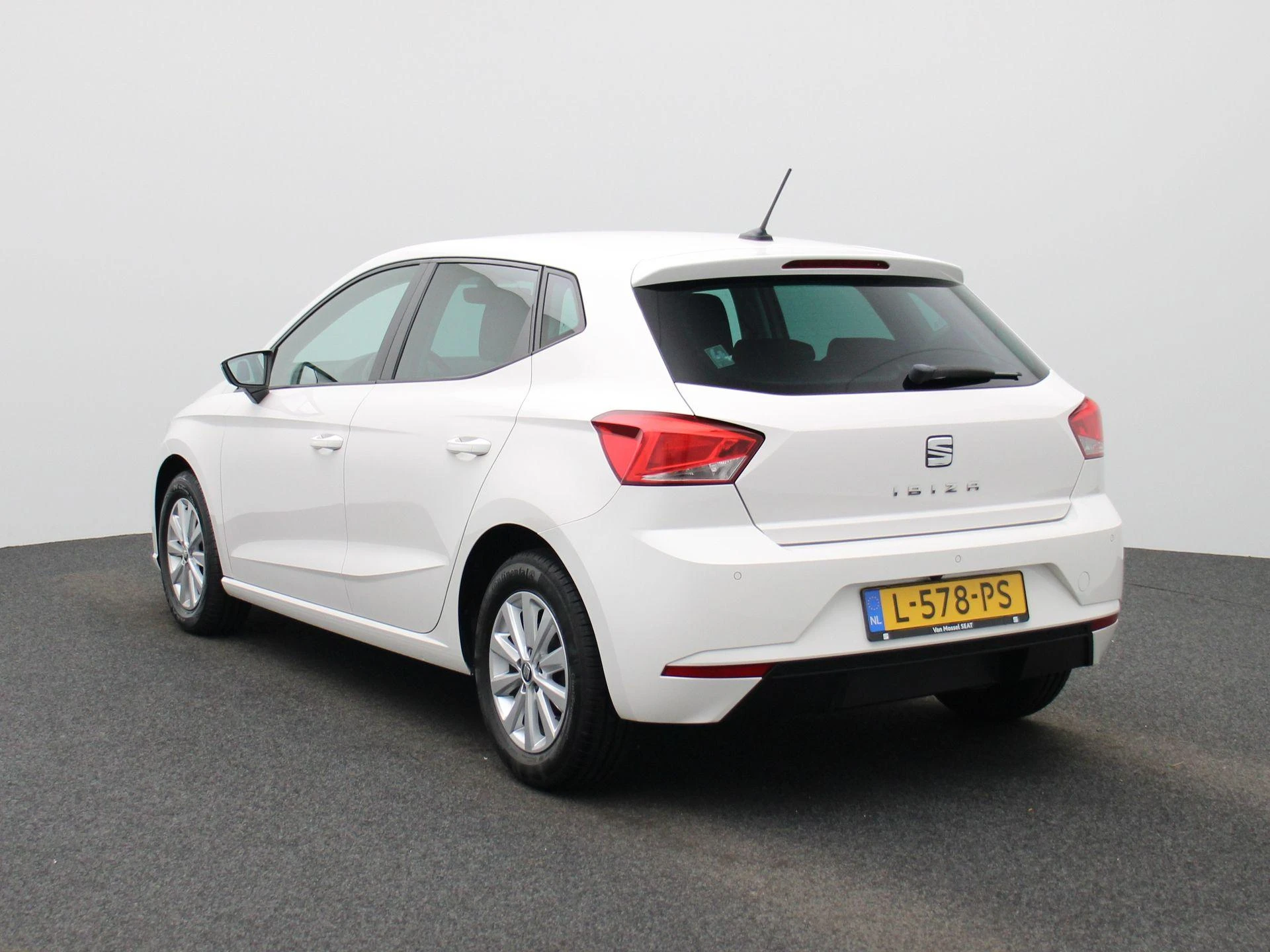 SEAT Ibiza met kenteken L-578-PS – autofoto 3