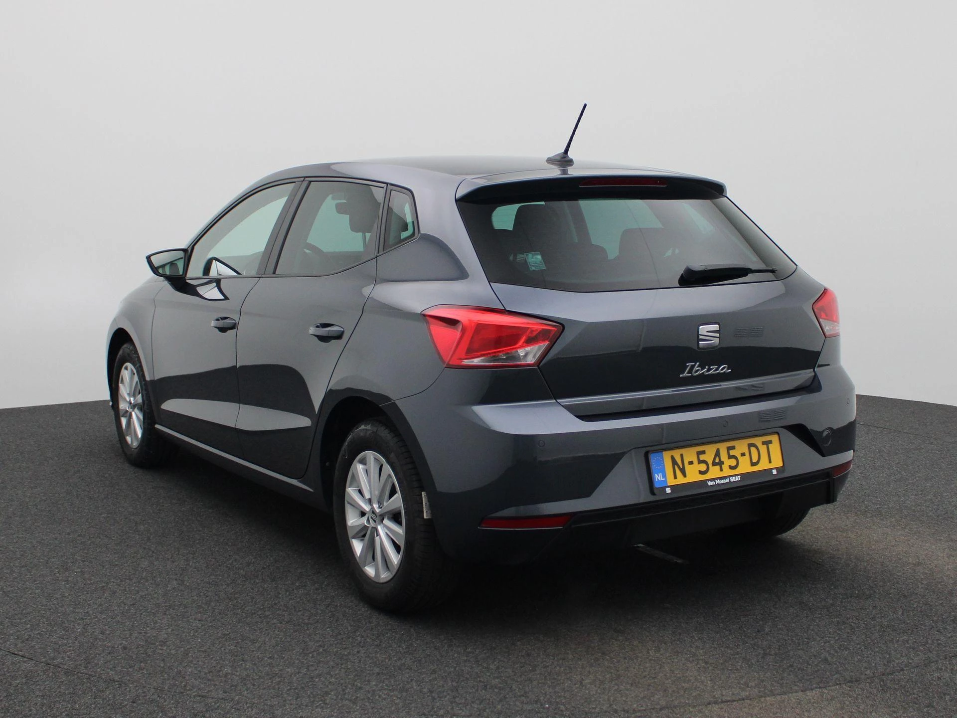 SEAT Ibiza met kenteken N-545-DT – autofoto 3