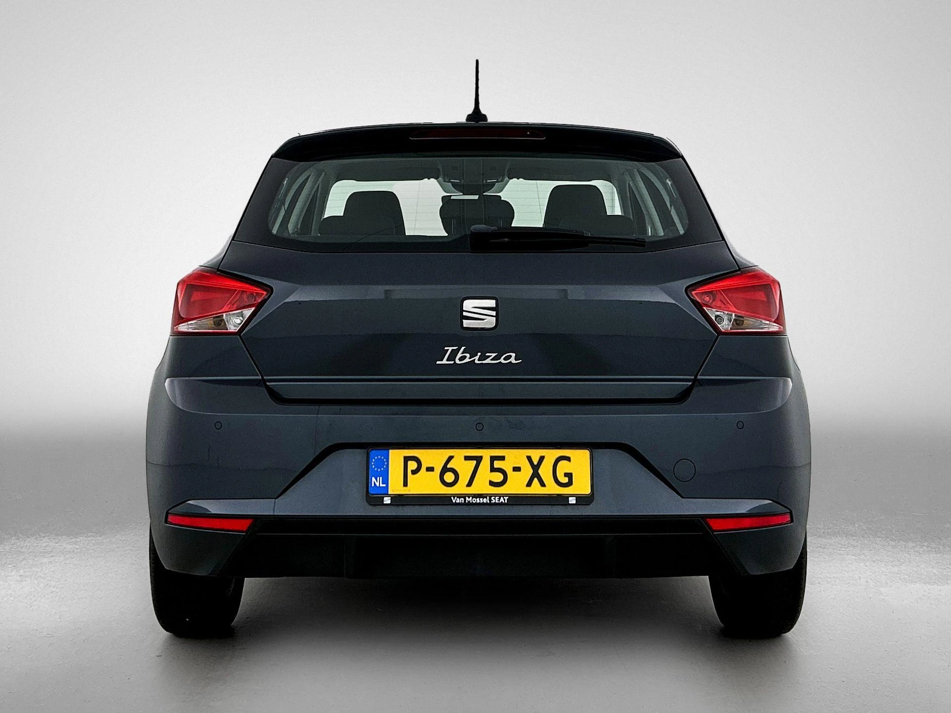 SEAT Ibiza met kenteken P-675-XG – autofoto 5