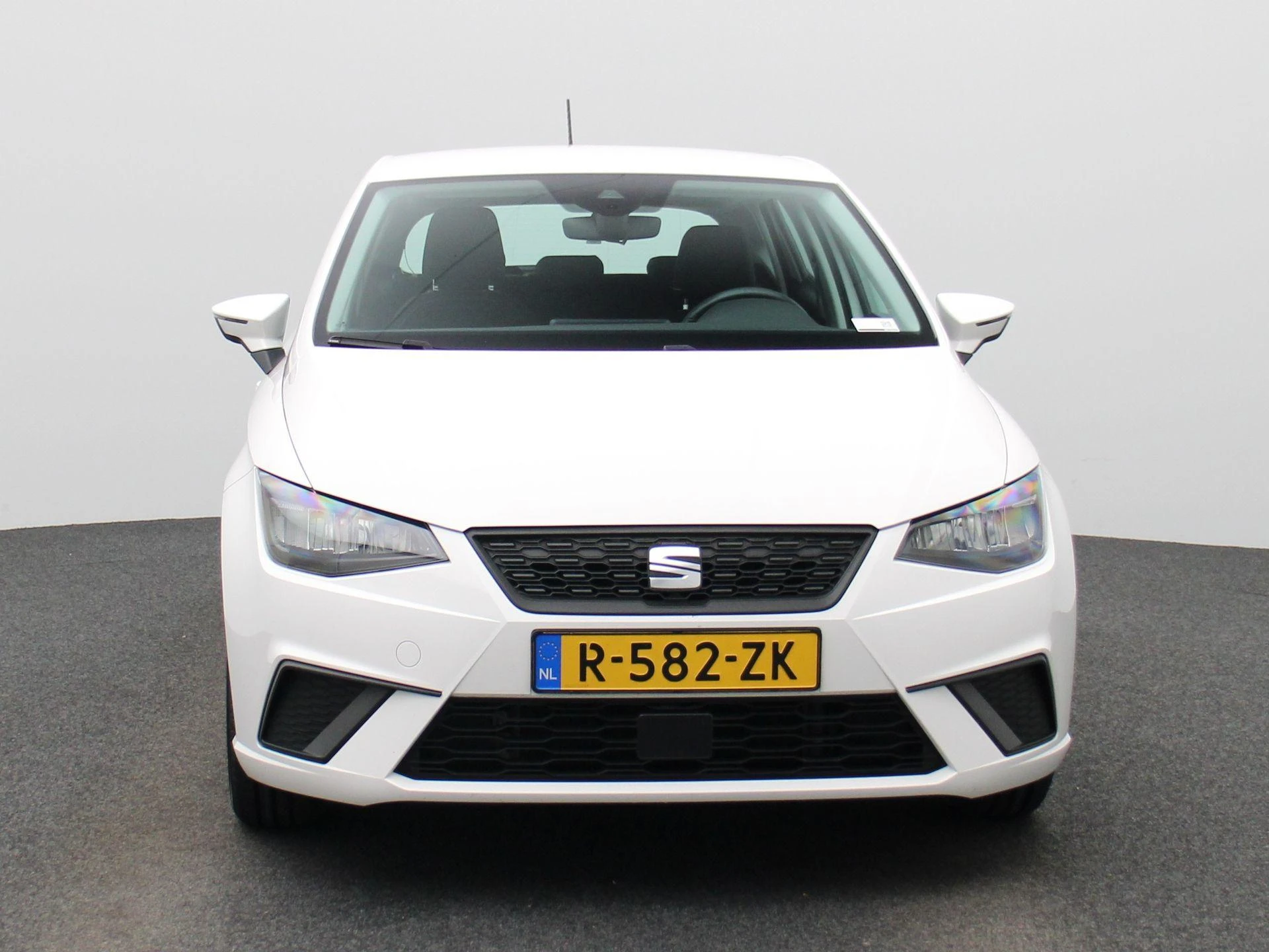 SEAT Ibiza met kenteken R-582-ZK – autofoto 4