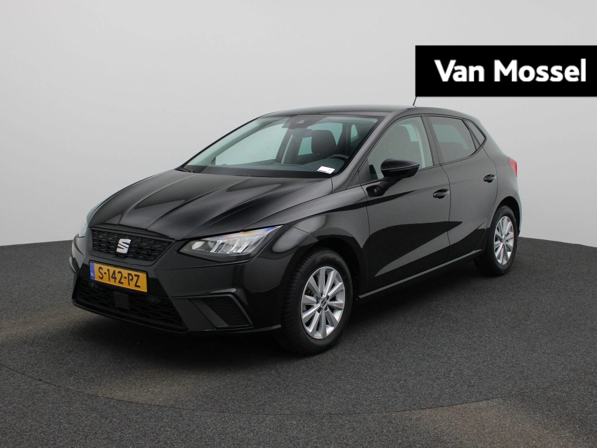 SEAT Ibiza met kenteken S-142-PZ – autofoto 2
