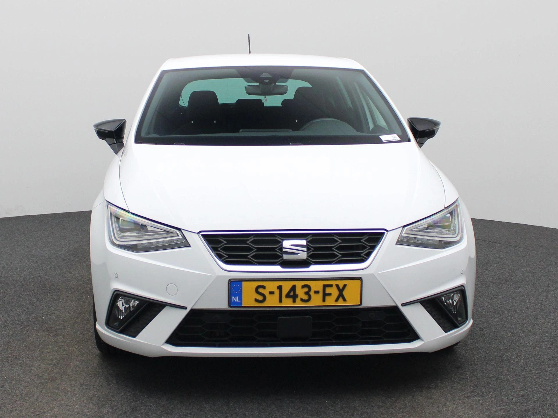 SEAT Ibiza met kenteken S-143-FX – autofoto 4