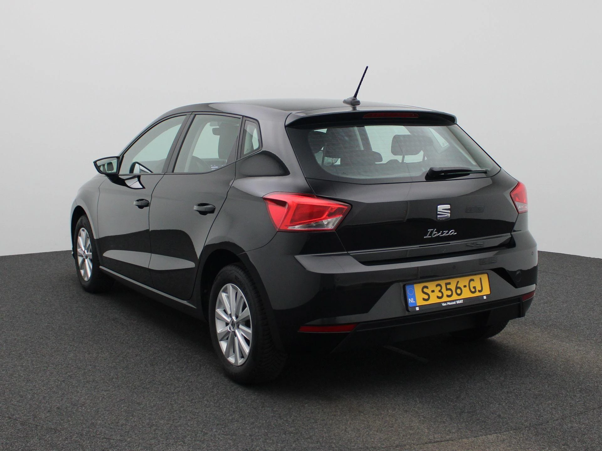 SEAT Ibiza met kenteken S-356-GJ – autofoto 3