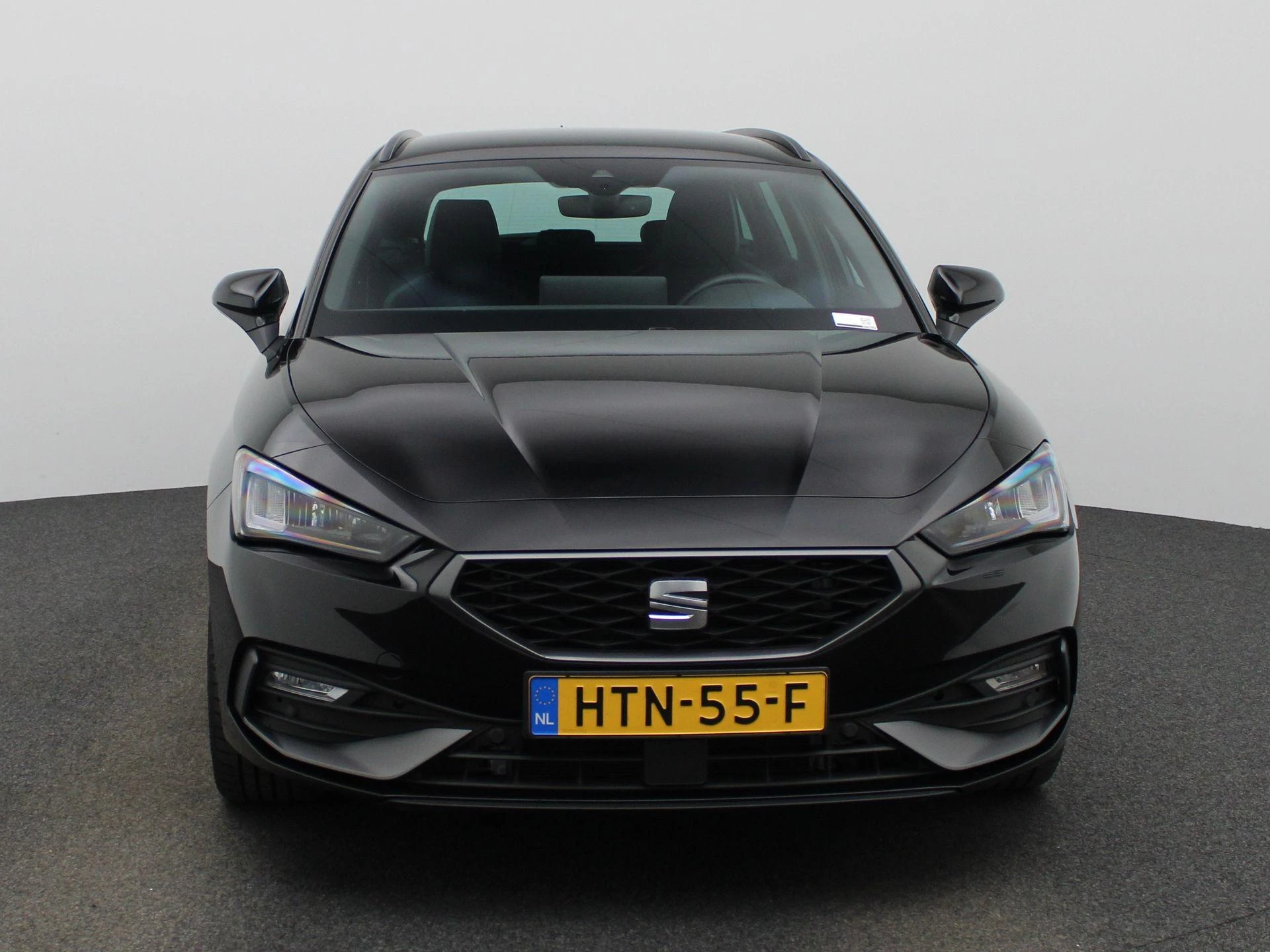 SEAT Leon met kenteken 04100 – autofoto 5
