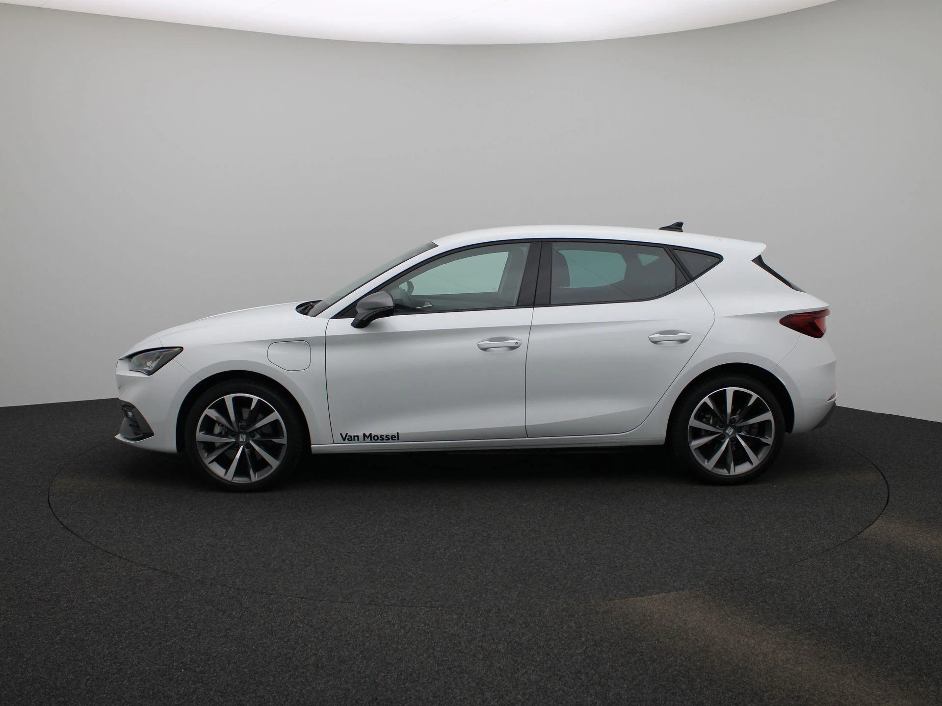 SEAT Leon met kenteken 04100 – autofoto 5