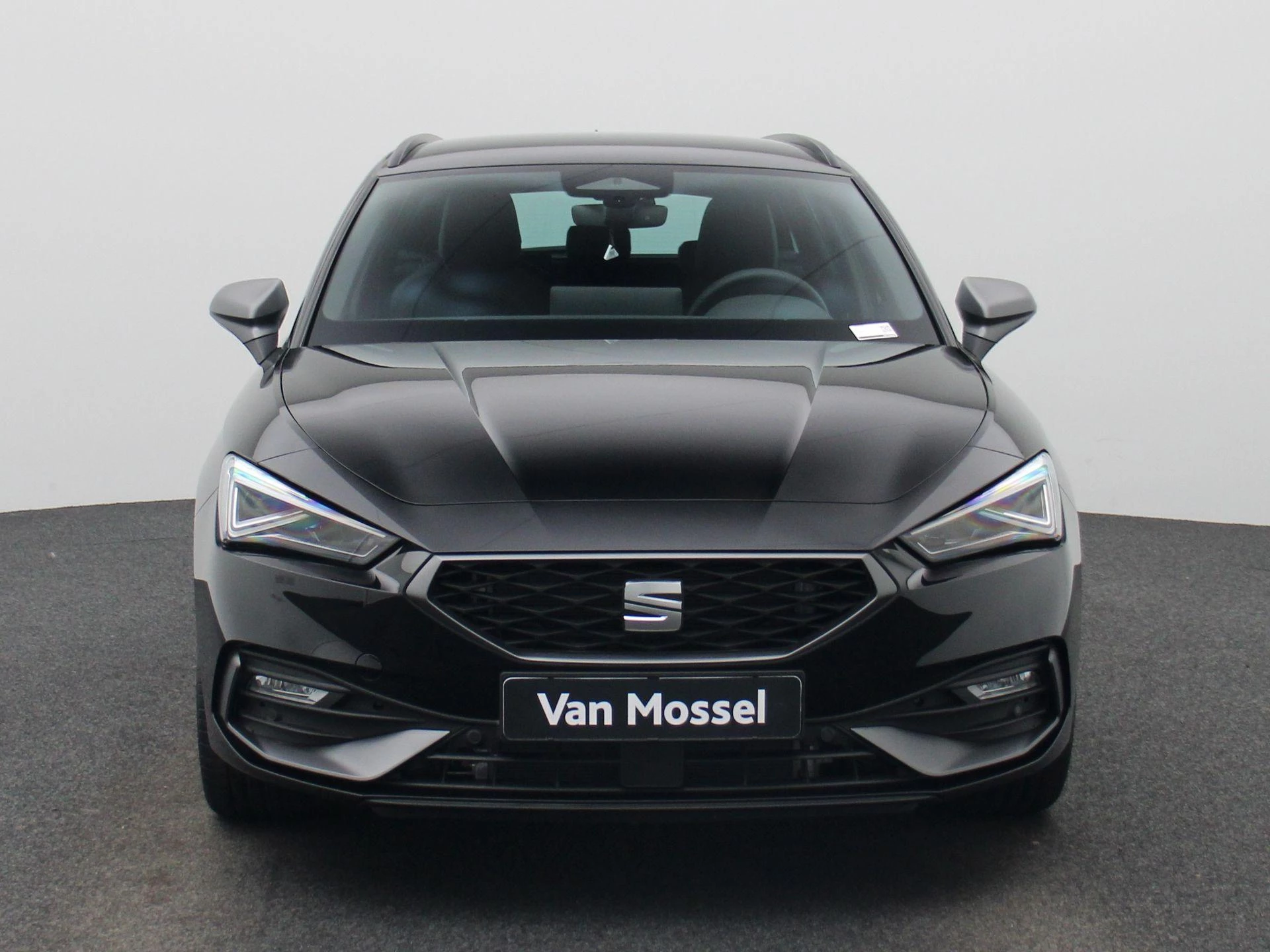 SEAT Leon met kenteken 130 – autofoto 4