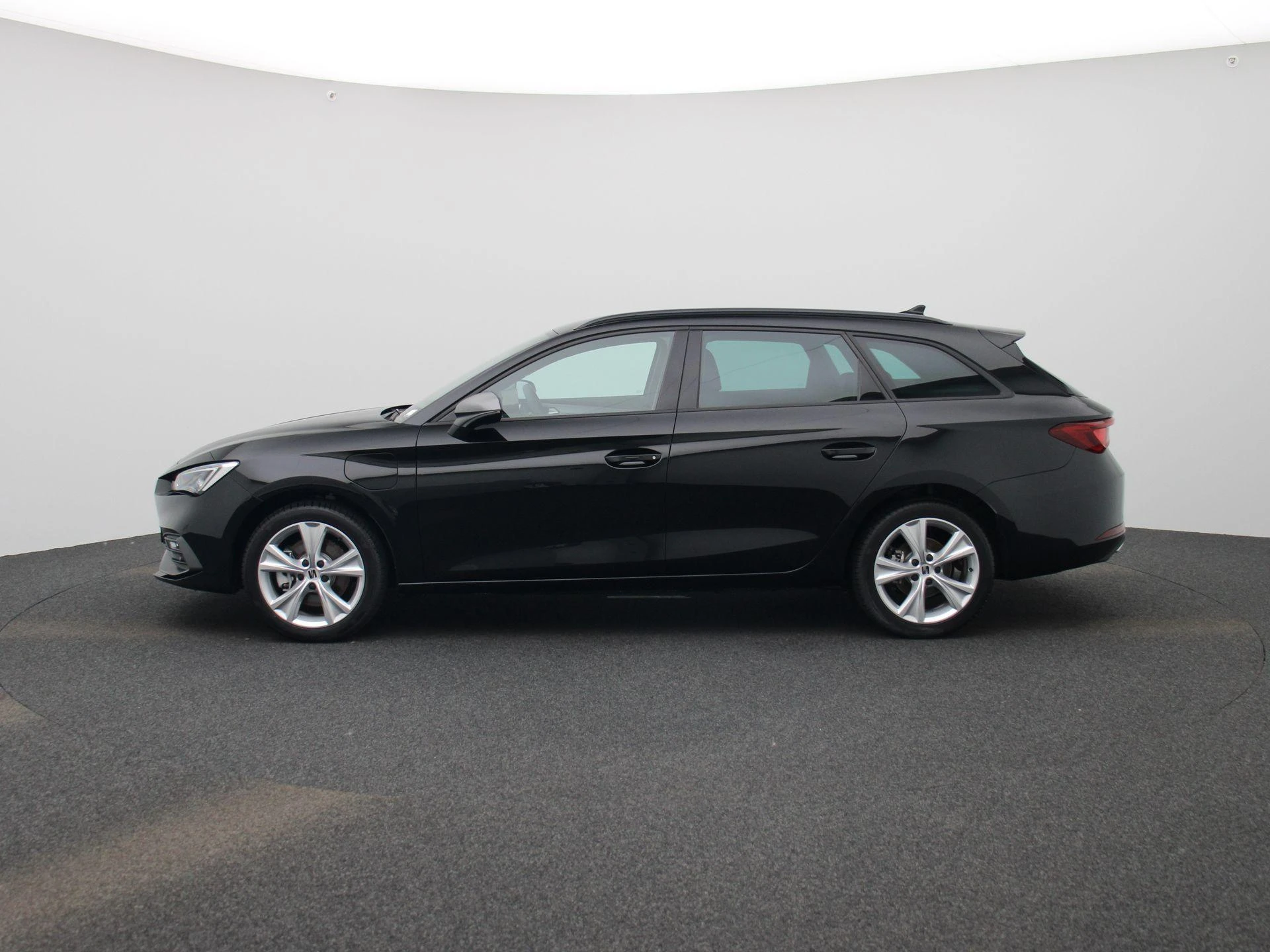 SEAT Leon met kenteken 130 – autofoto 5