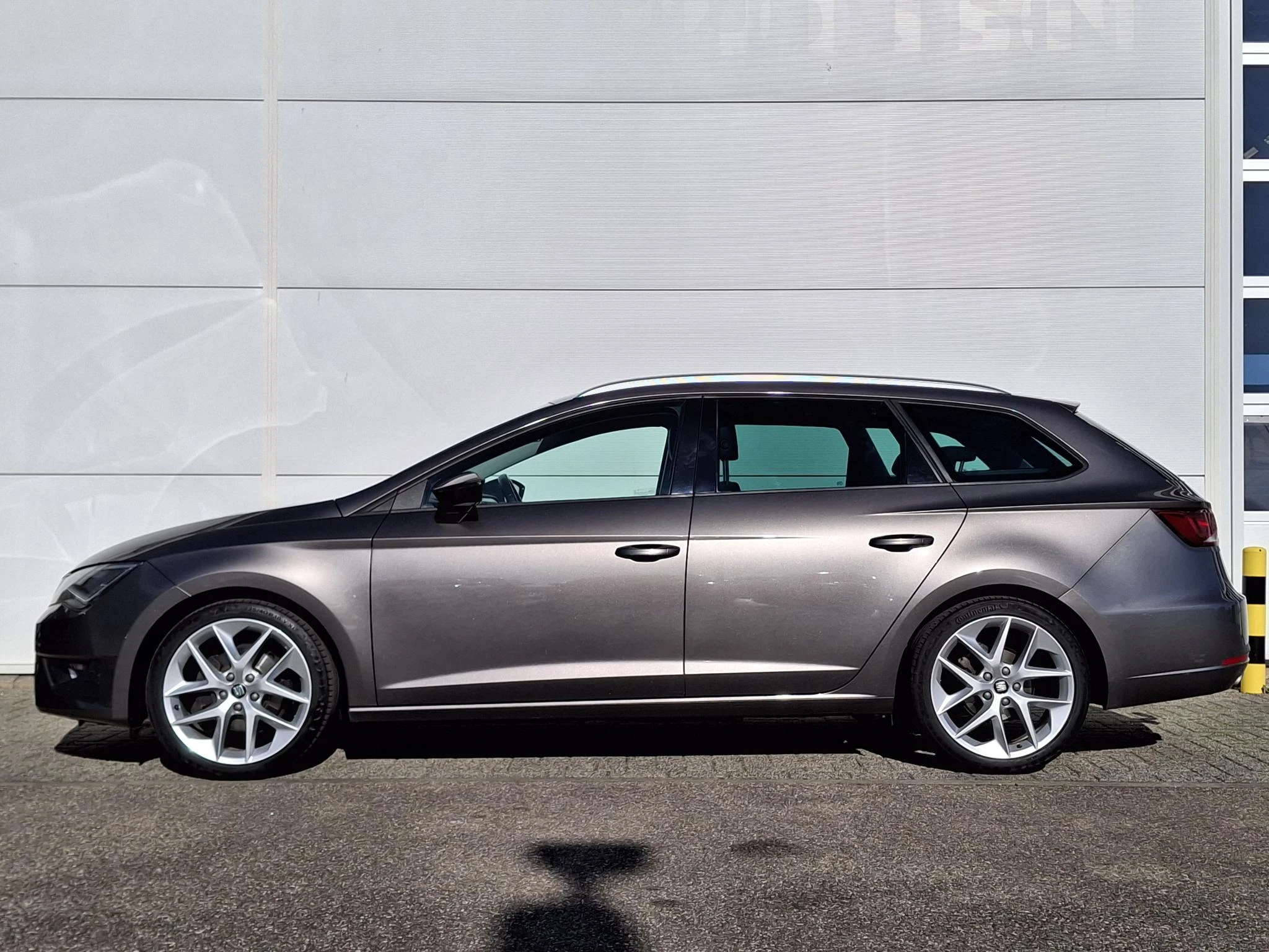 SEAT Leon met kenteken 50100 – autofoto 4