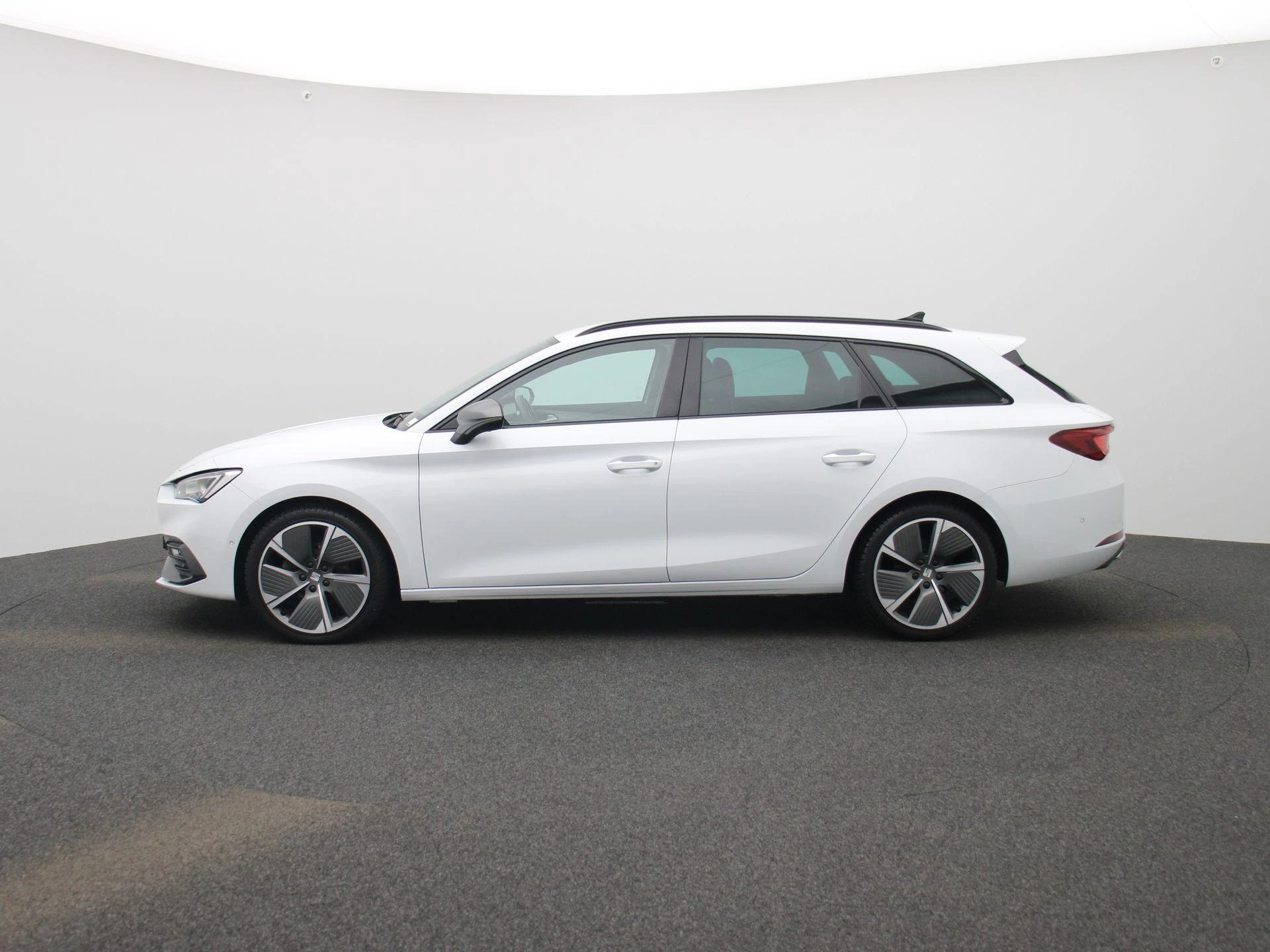 SEAT Leon met kenteken KDS-05-N – autofoto 5