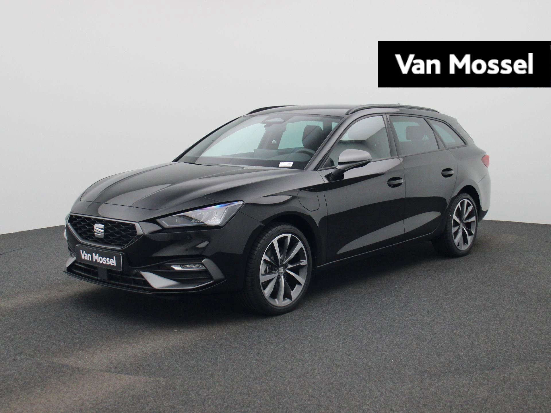 SEAT Leon met kenteken KNV-45-V – autofoto 2