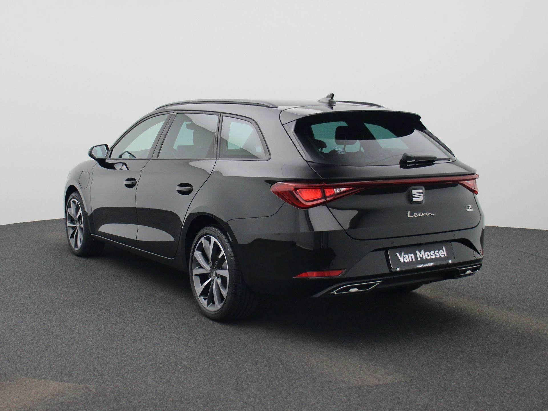 SEAT Leon met kenteken KNV-45-V – autofoto 3