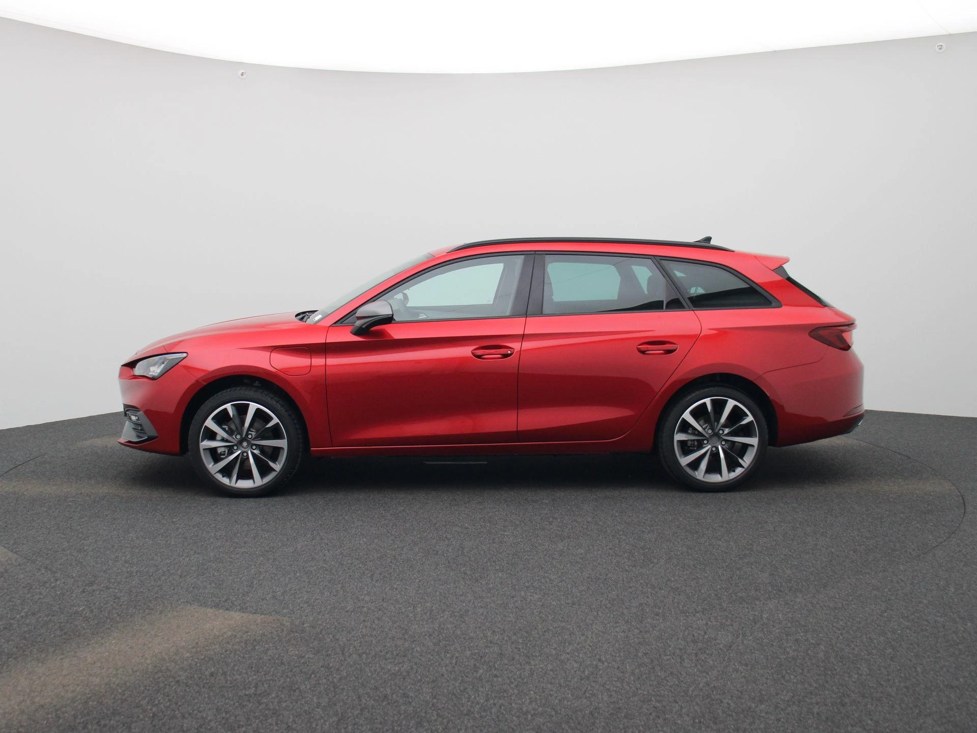 SEAT Leon met kenteken KNV-46-V – autofoto 5