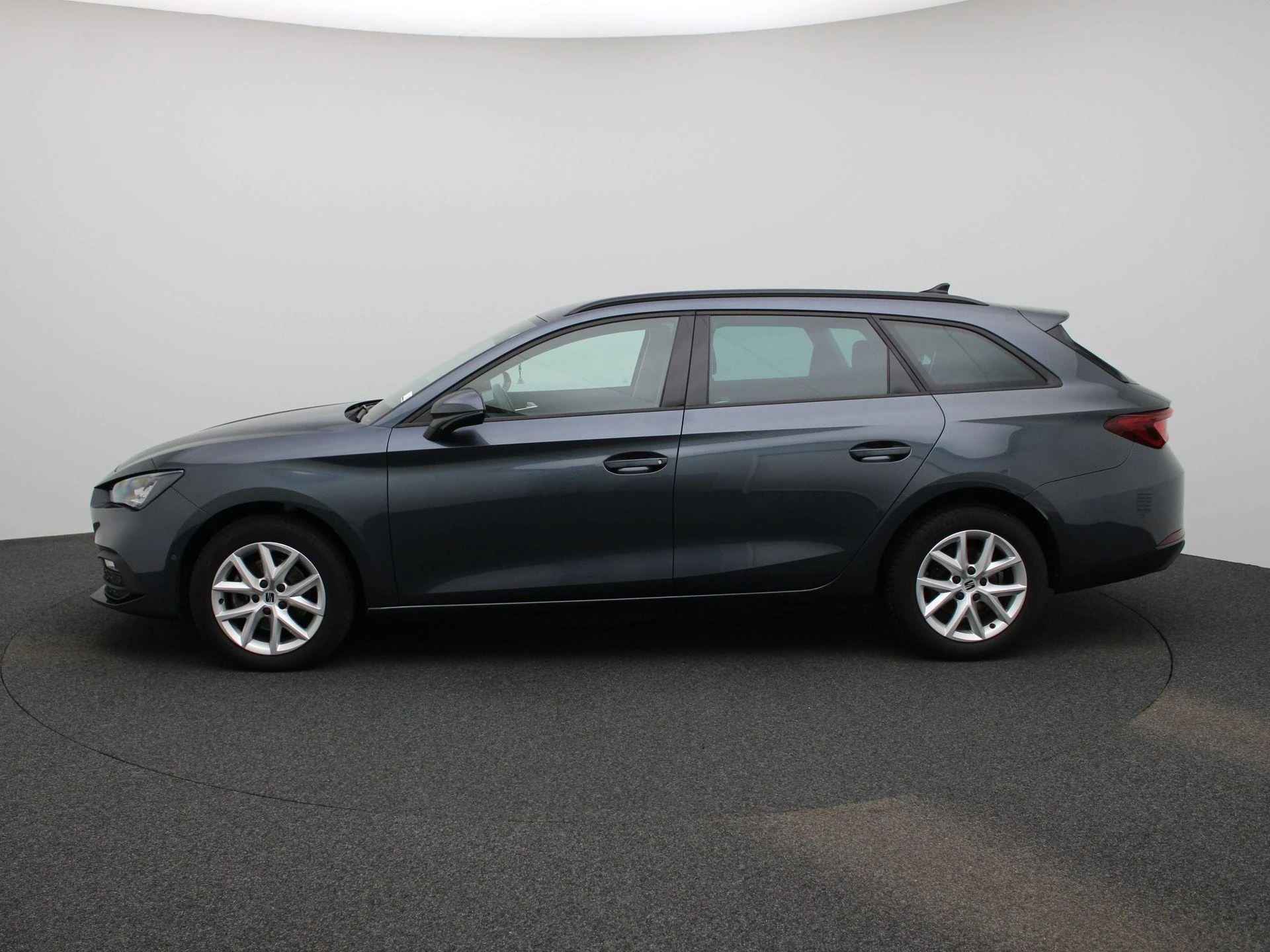 SEAT Leon met kenteken KXT-34-L – autofoto 5