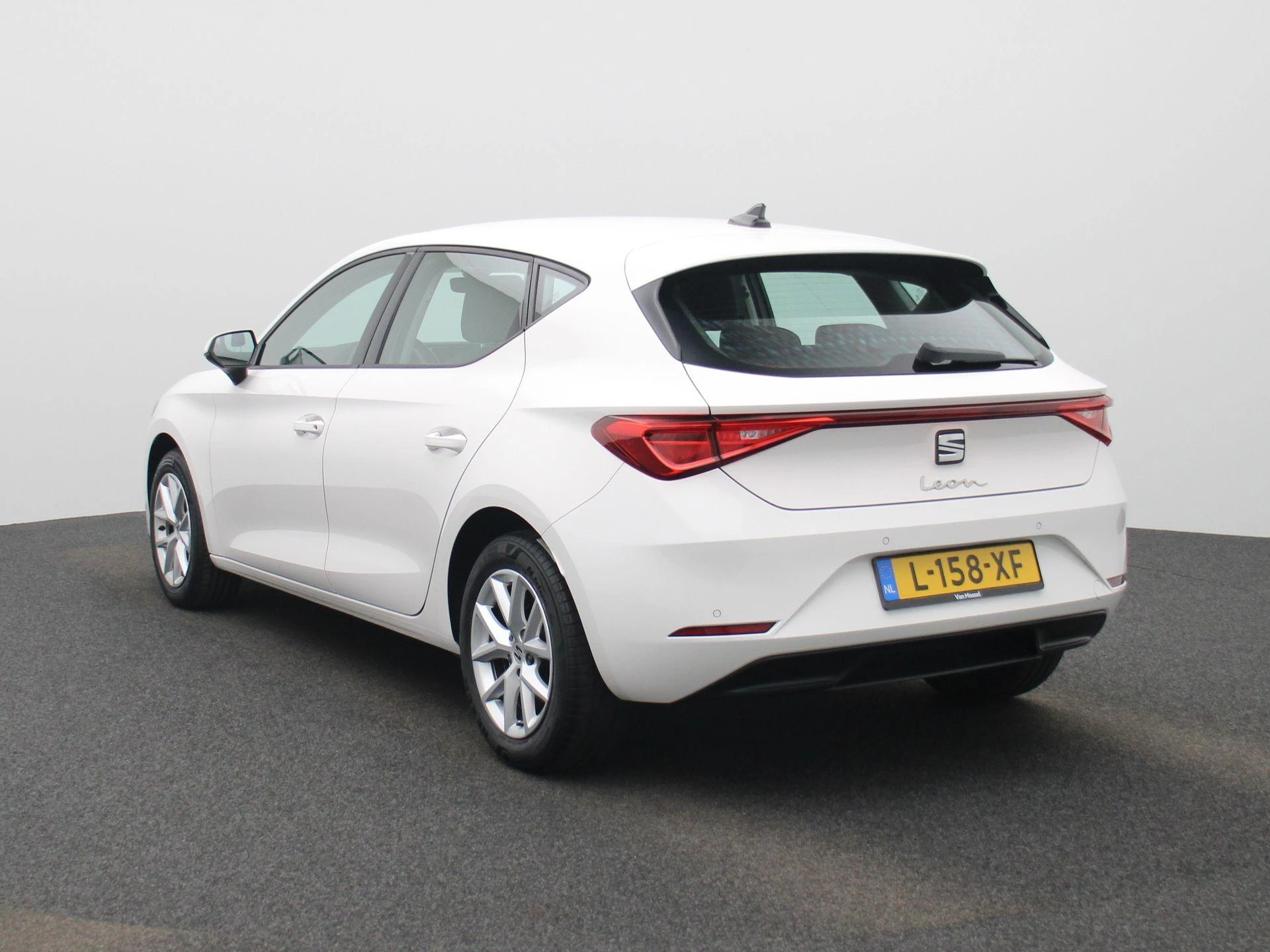 SEAT Leon met kenteken L-158-XF – autofoto 3