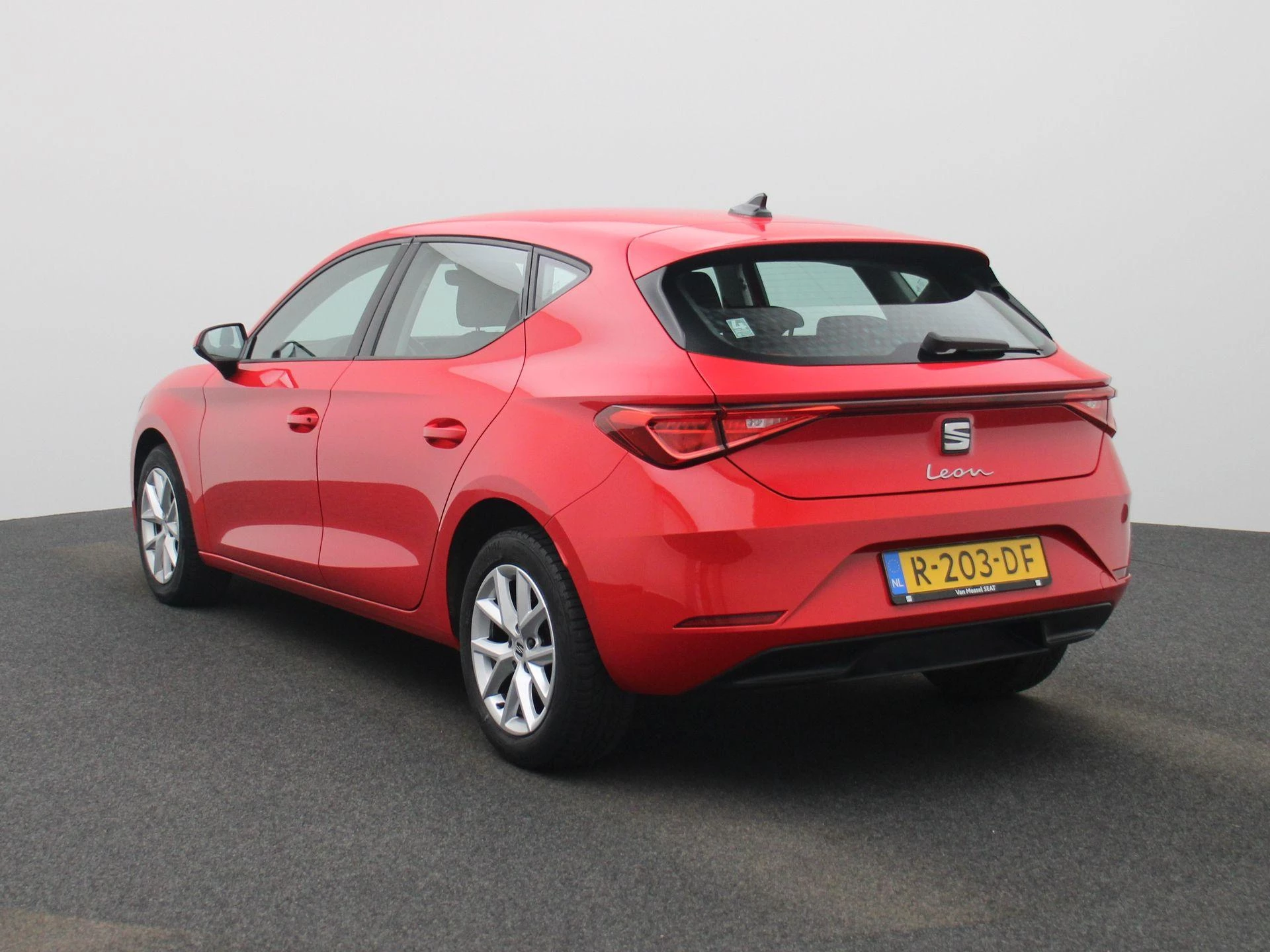 SEAT Leon met kenteken R-203-DF – autofoto 3