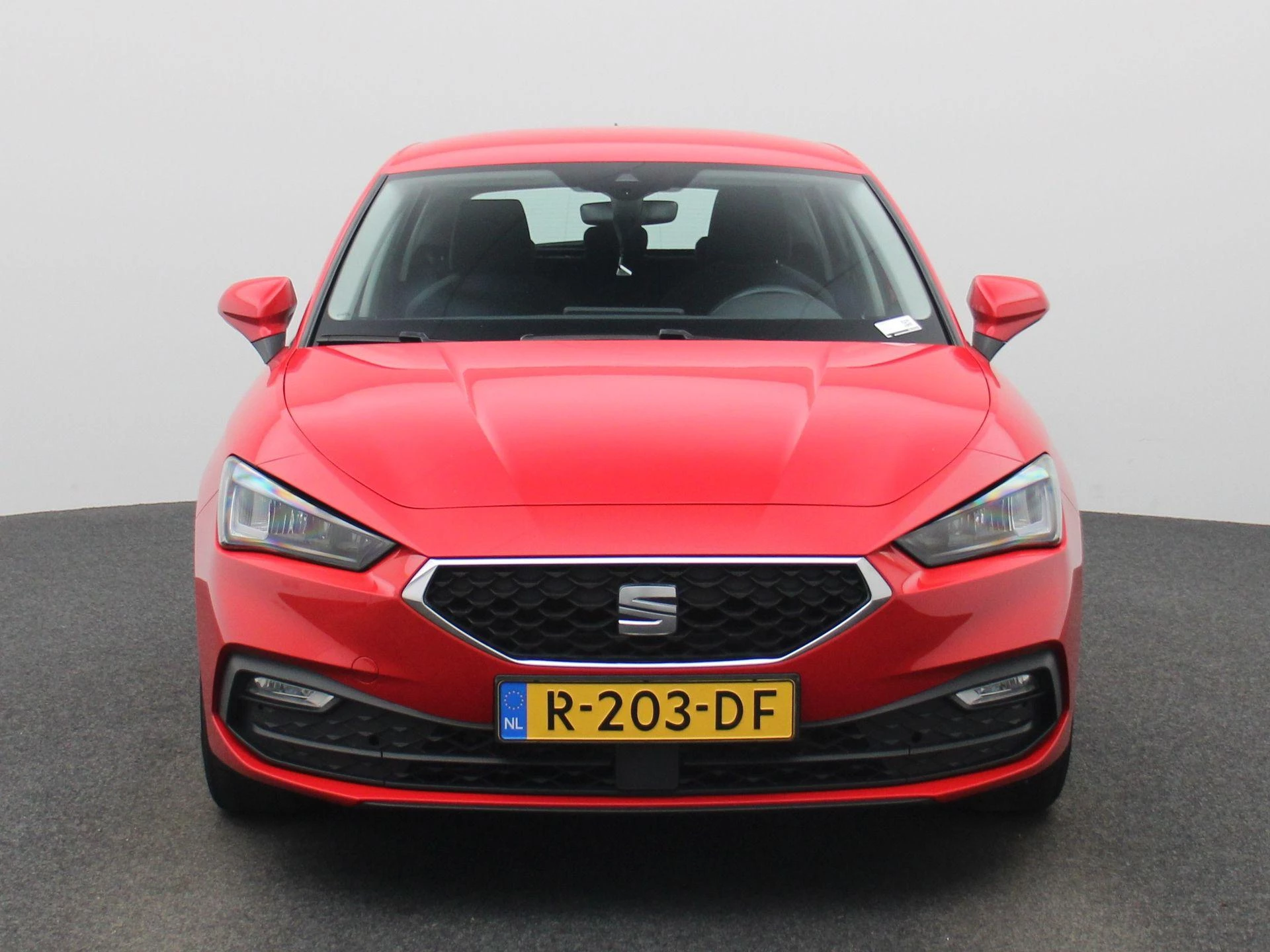SEAT Leon met kenteken R-203-DF – autofoto 4