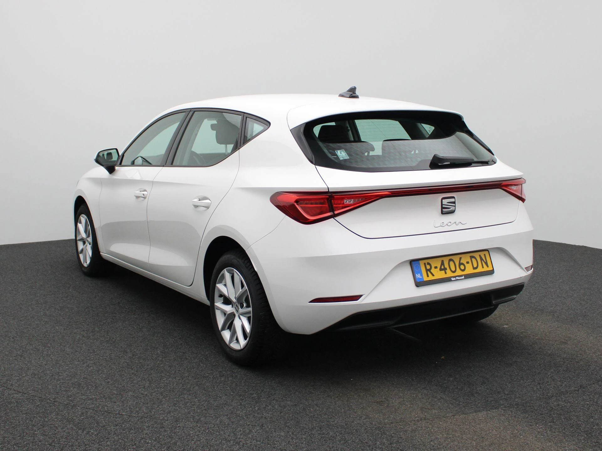 SEAT Leon met kenteken R-406-DN – autofoto 3