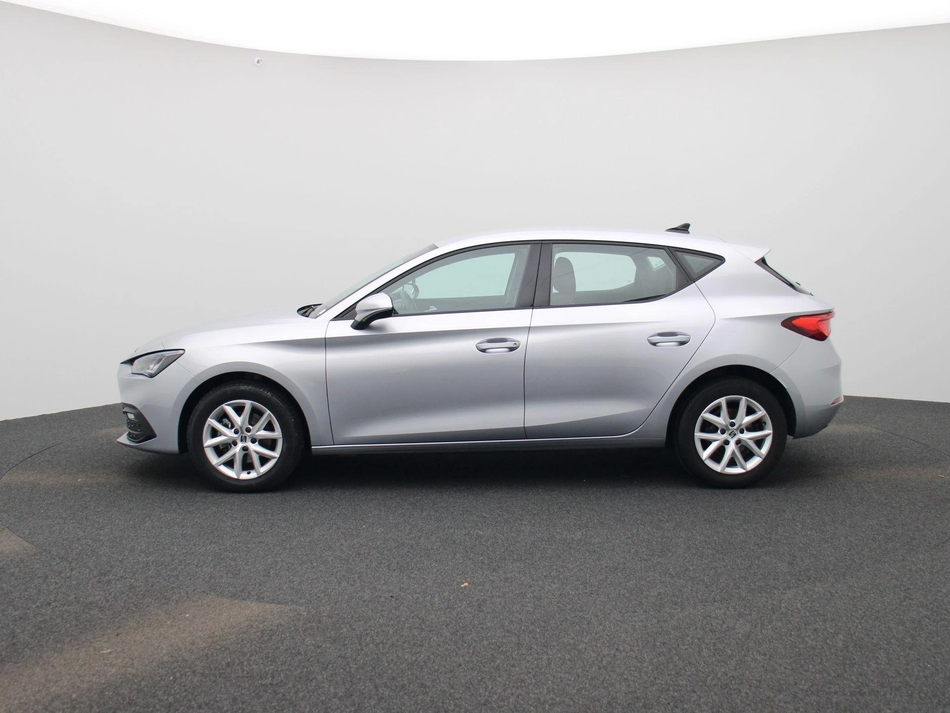 SEAT Leon met kenteken R-599-DL – autofoto 5