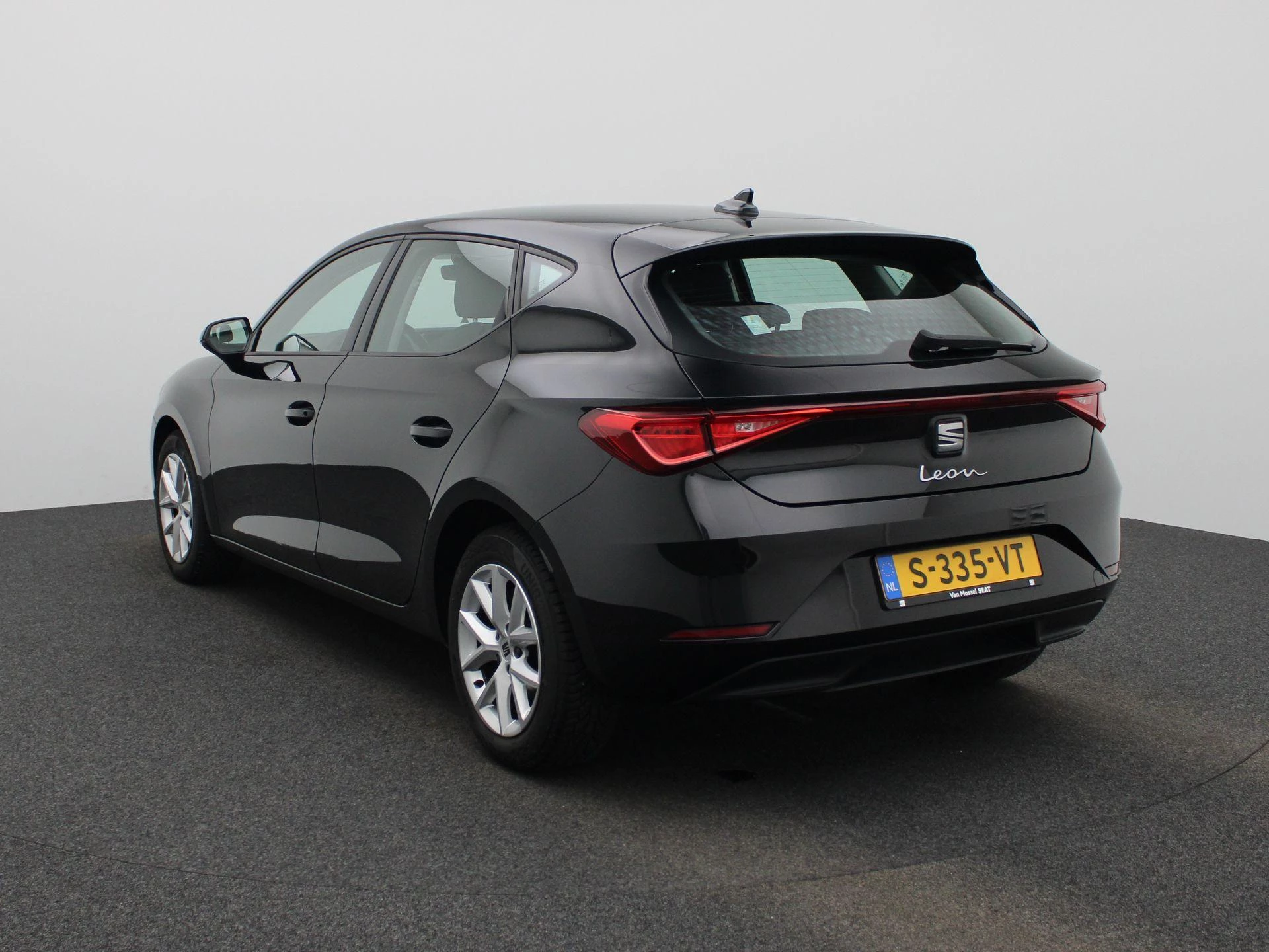 SEAT Leon met kenteken S-335-VT – autofoto 3