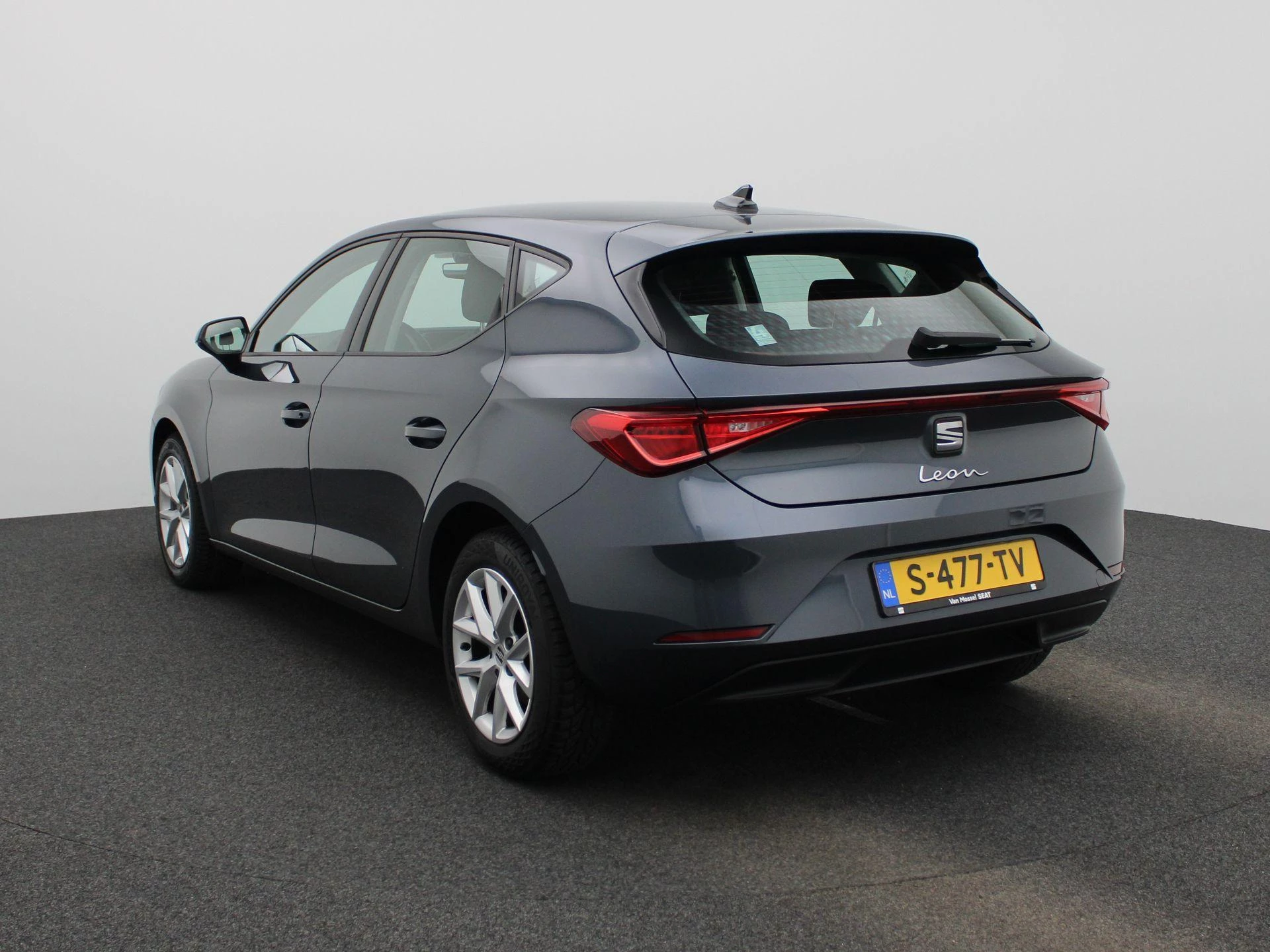 SEAT Leon met kenteken S-477-TV – autofoto 3