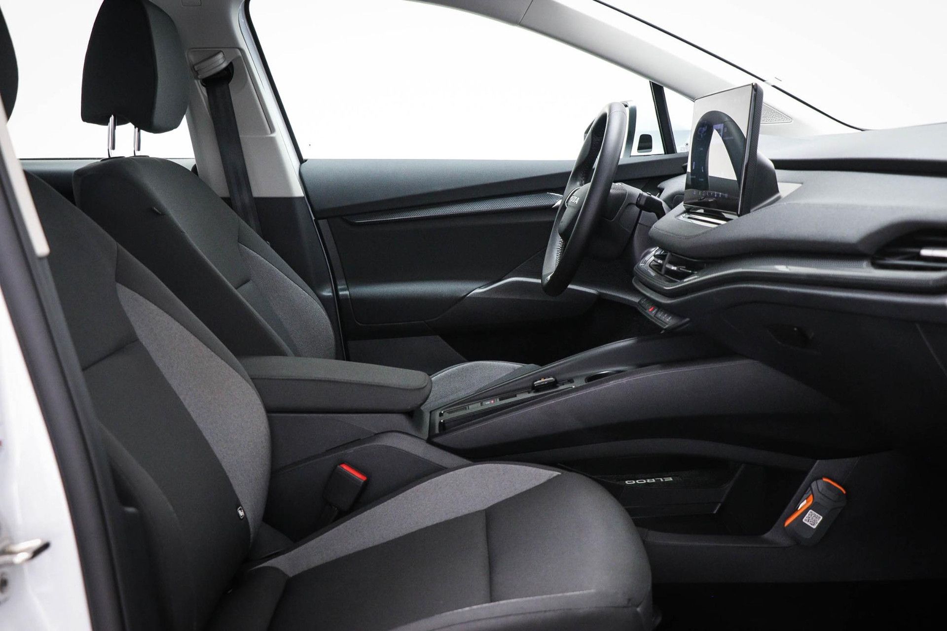 Skoda Elroq met kenteken HRX-48-Z – autofoto 4