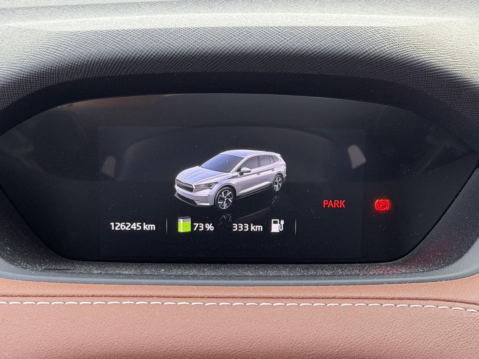 Skoda EnyaqiV met kenteken L-834-DG – autofoto 4