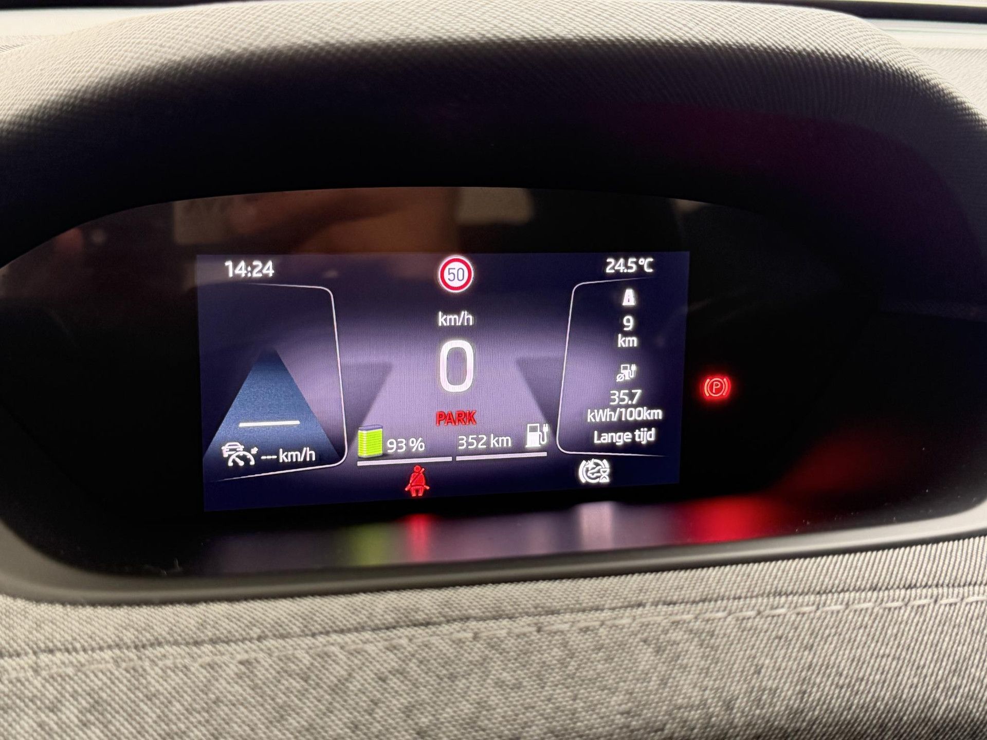 Skoda EnyaqiV met kenteken L-889-JJ – autofoto 5