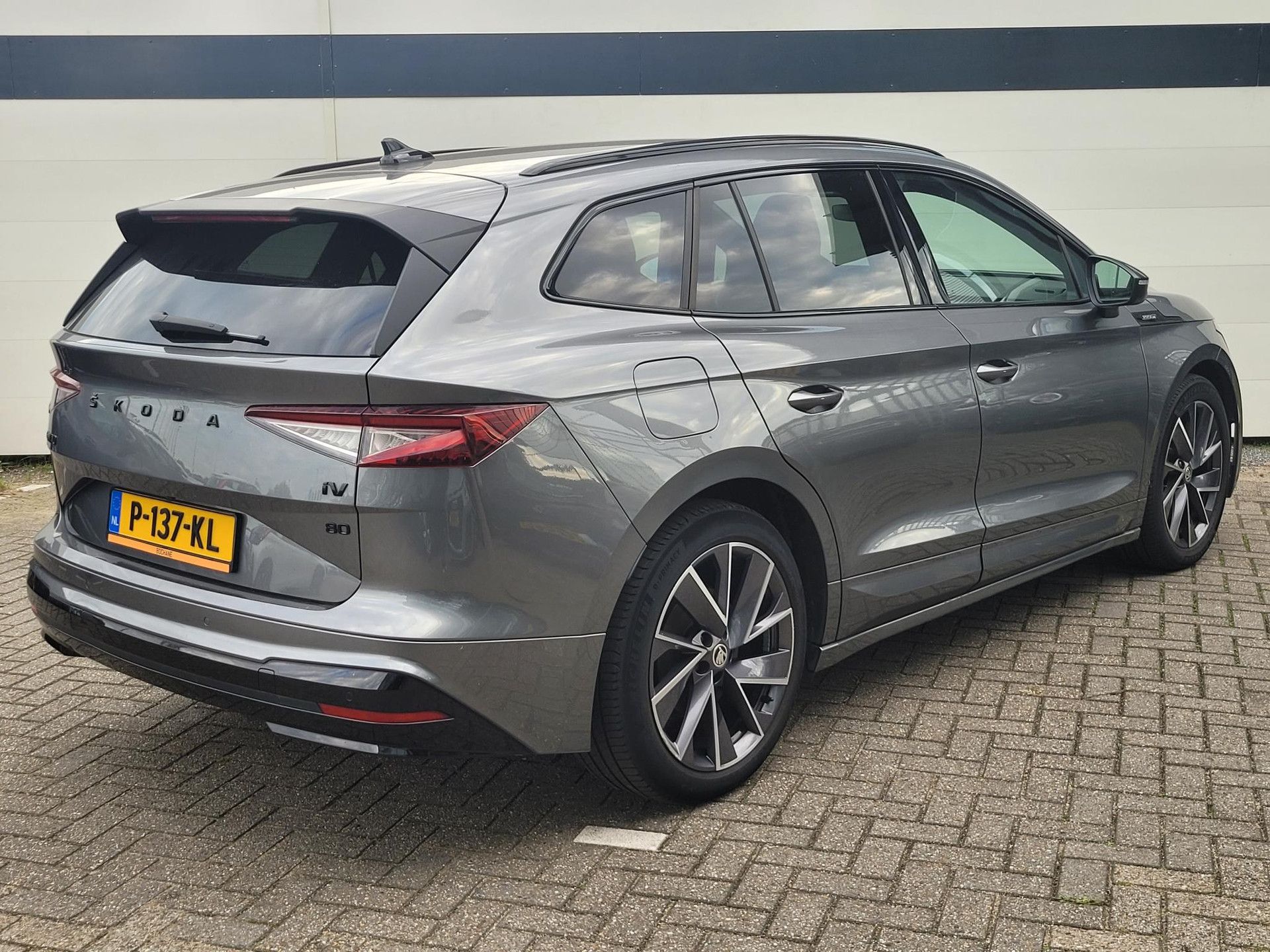 Skoda EnyaqiV met kenteken P-137-KL – autofoto 2